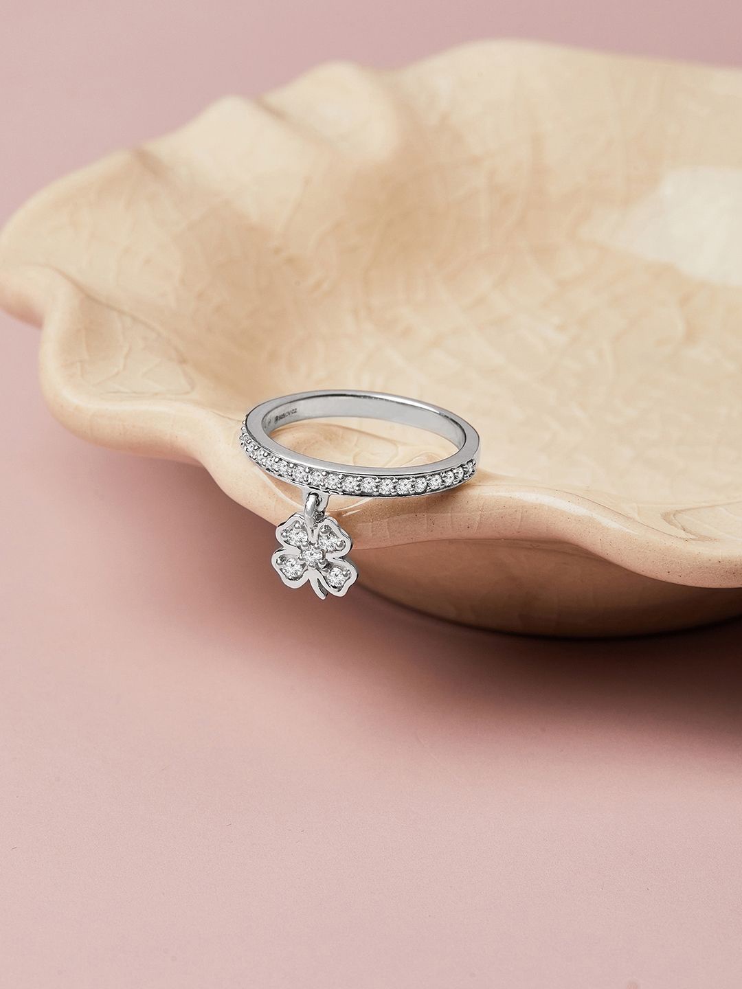 Mia by Tanishq Clover Bling 925 Sterling Silver Cubic Zirconia Stone Studded Finger Ring
Mia by Tanishq Clover Bling 925 Sterling Silver Cubic Zirconia Stone Studded Finger Ring