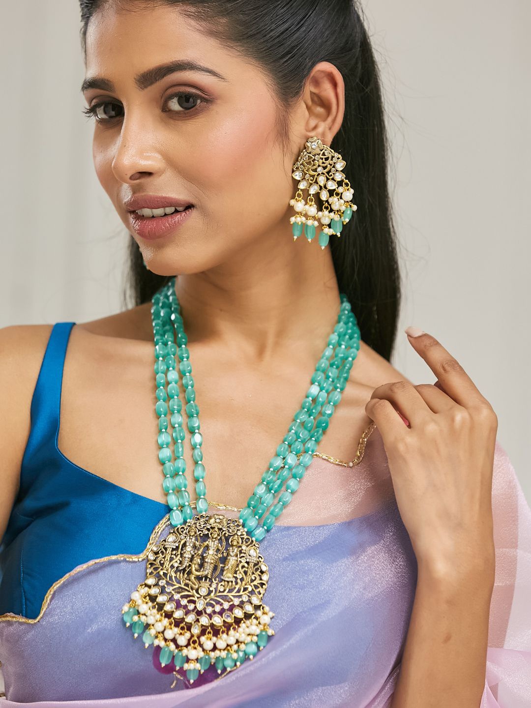 Yinara Gold-Plated Cubic Zirconia Studded & Beaded Rama and Sita Goddess Jewellery Set
Yinara Gold-Plated Cubic Zirconia Studded & Beaded Rama and Sita Goddess Jewellery Set