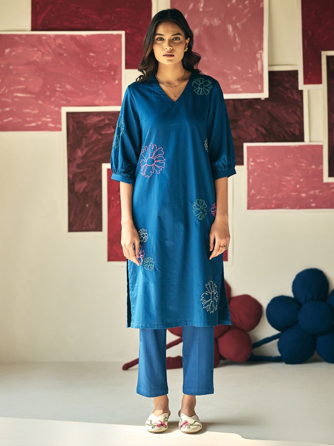 Prakriti Jaipur Floral Embroidered Thread Work V-Neck Straight Kurta With Trouser, Blue
Prakriti Jaipur Floral Embroidered Thread Work V-Neck Straight Kurta With Trouser, Blue