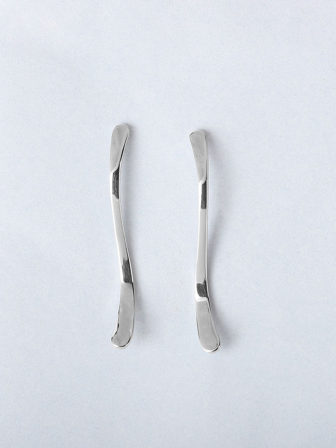 Mia by Tanishq Curved Sleek 925 Sterling Silver Contemporary Silver-Plated Drop Earrings
Mia by Tanishq Curved Sleek 925 Sterling Silver Contemporary Silver-Plated Drop Earrings