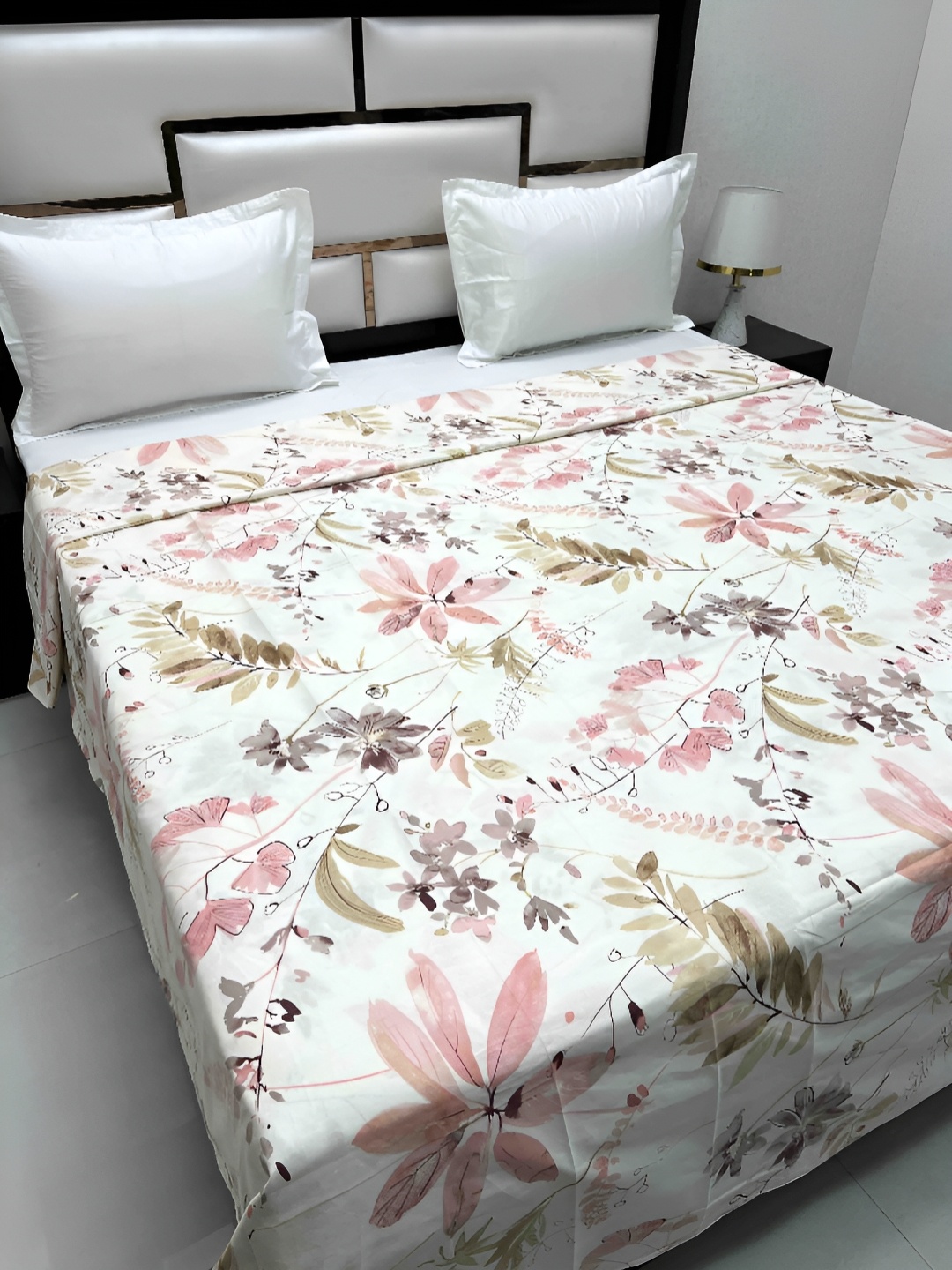 Pure Decor Batik Guru Cream-Colored Printed Cotton 300TC King Size Duvet Cover With Zipper
Pure Decor Batik Guru Cream-Colored Printed Cotton 300TC King Size Duvet Cover With Zipper