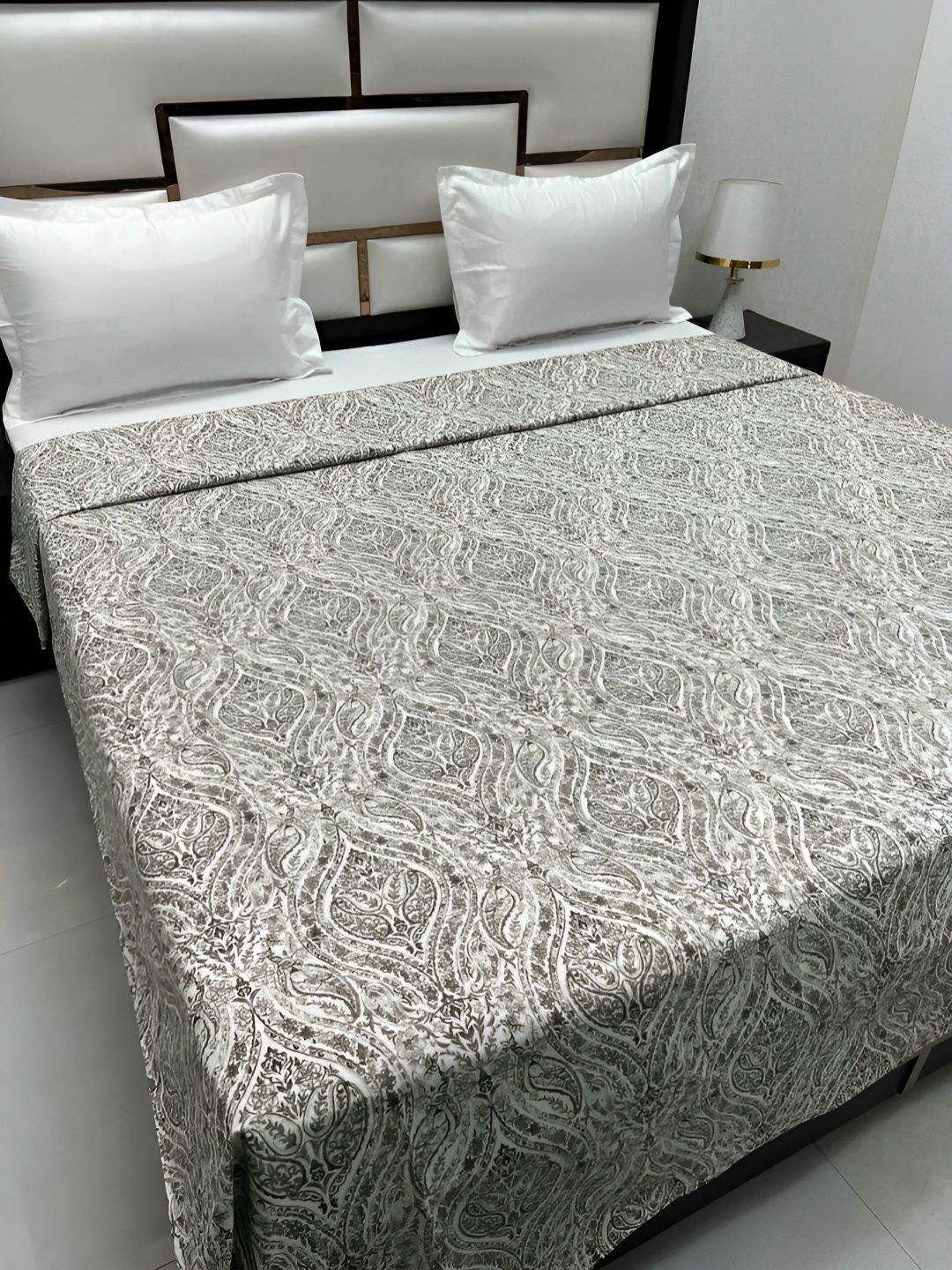 Pure Decor Cotton Double Bed King Size Winter Duvet Cover for Comforter Quilt & Rajai, White
Pure Decor Cotton Double Bed King Size Winter Duvet Cover for Comforter Quilt & Rajai, White