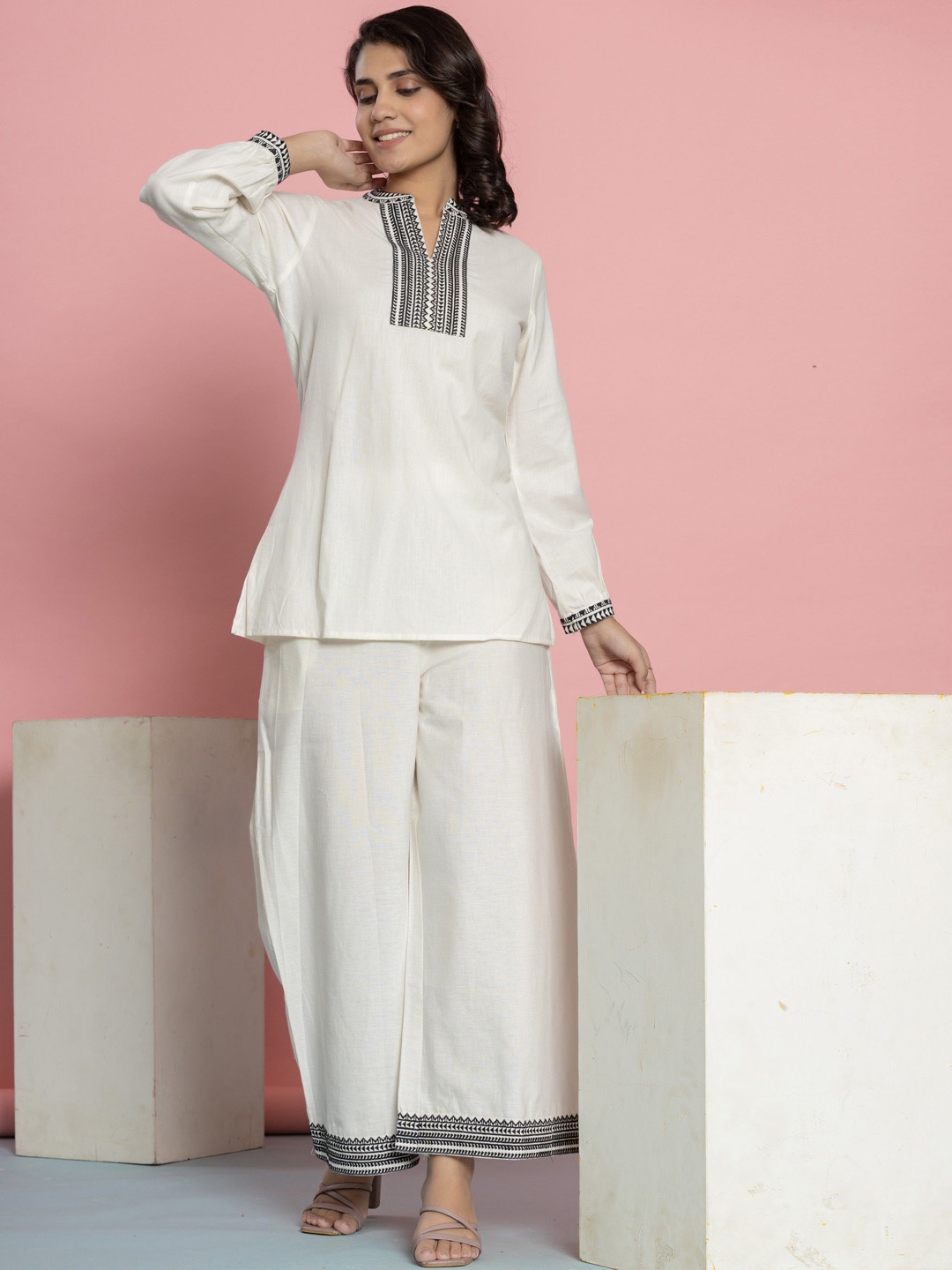 ALLEN WEAVE Geometric Embroidered Pure Cotton Straight Kurta With Palazzos, White
ALLEN WEAVE Geometric Embroidered Pure Cotton Straight Kurta With Palazzos, White