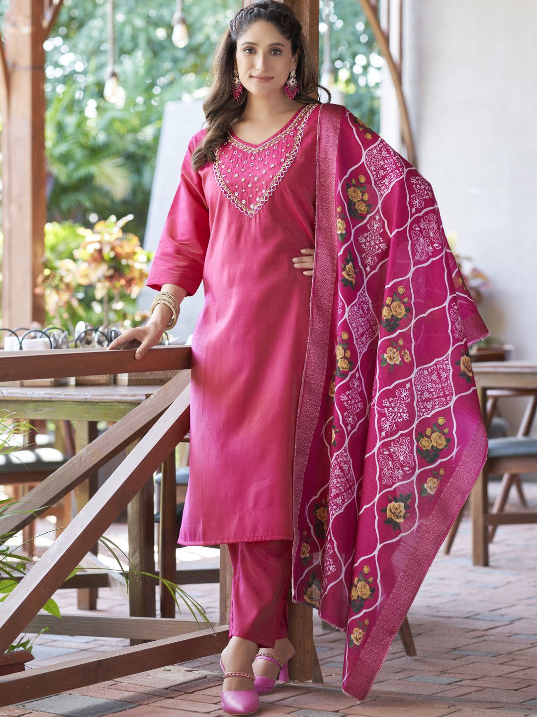 VredeVogel Floral Yoke Design Beads and Stones Straight Kurta with Trousers & Dupatta, Pink
VredeVogel Floral Yoke Design Beads and Stones Straight Kurta with Trousers & Dupatta, Pink