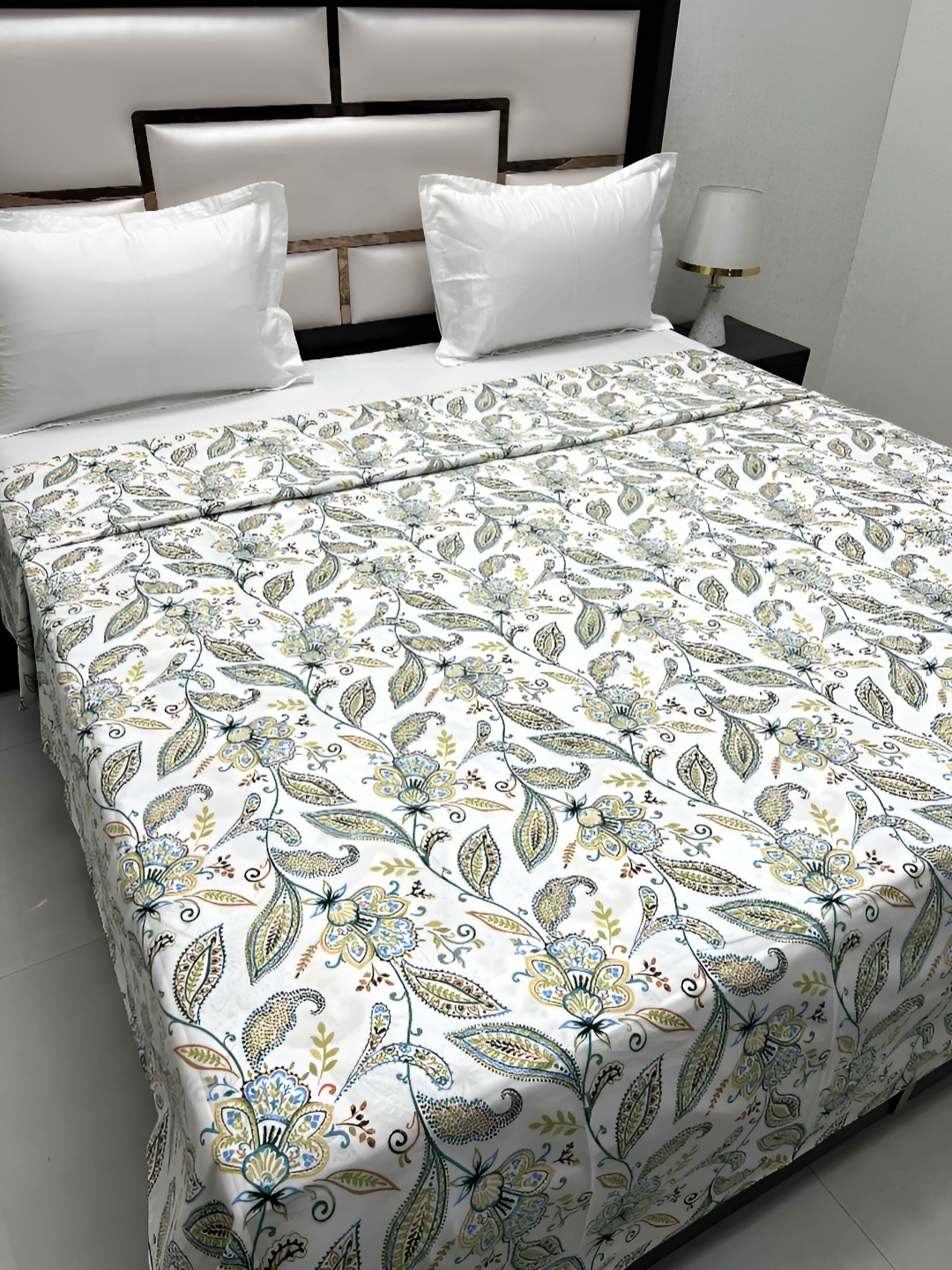 Pure Decor Batik Guru Beige Floral Printed Cotton 350TC King Size Duvet Cover With Zipper, White
Pure Decor Batik Guru Beige Floral Printed Cotton 350TC King Size Duvet Cover With Zipper, White