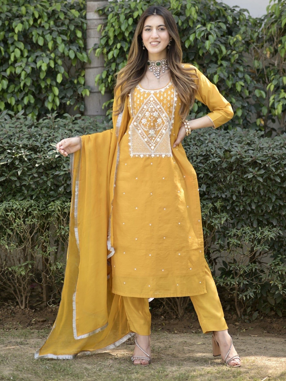 DIMPLE DESIGN STUDIO Floral Embroidered Pure Cotton Straight Kurta With Trousers & Dupatta, Mustard
DIMPLE DESIGN STUDIO Floral Embroidered Pure Cotton Straight Kurta With Trousers & Dupatta, Mustard