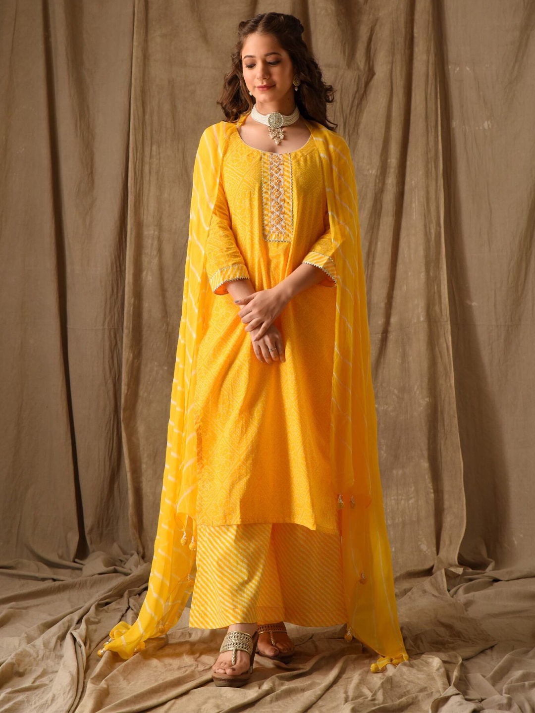 DIMPLE DESIGN STUDIO Bandhani Printed Gotta Patti Pure Cotton Kurta Palazzos & Dupatta, Yellow
DIMPLE DESIGN STUDIO Bandhani Printed Gotta Patti Pure Cotton Kurta Palazzos & Dupatta, Yellow