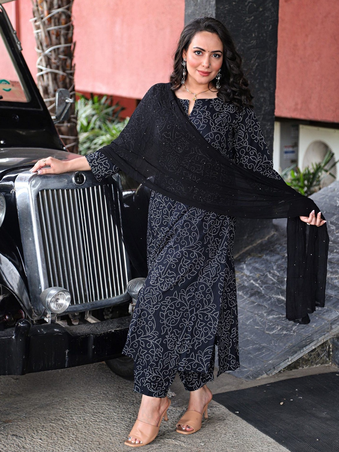 DIMPLE DESIGN STUDIO Bandhani Printed Pure Cotton Straight Kurta With Salwar & Dupatta, Black
DIMPLE DESIGN STUDIO Bandhani Printed Pure Cotton Straight Kurta With Salwar & Dupatta, Black