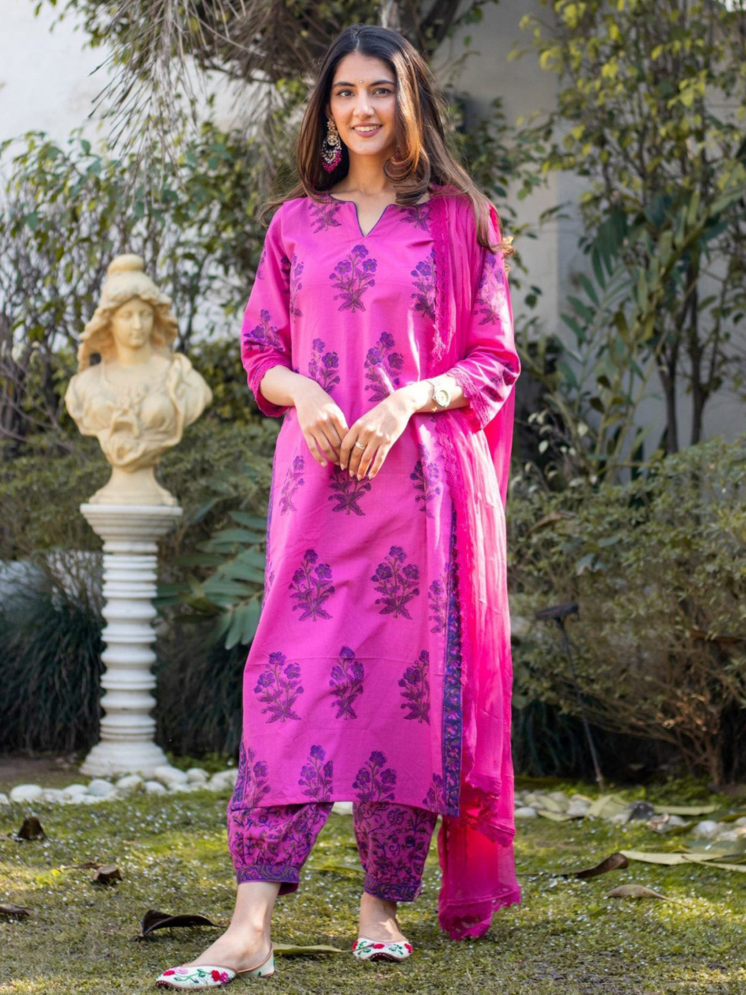 DIMPLE DESIGN STUDIO Floral Printed Pure Cotton Straight Kurta with Trouser & Dupatta, Pink
DIMPLE DESIGN STUDIO Floral Printed Pure Cotton Straight Kurta with Trouser & Dupatta, Pink