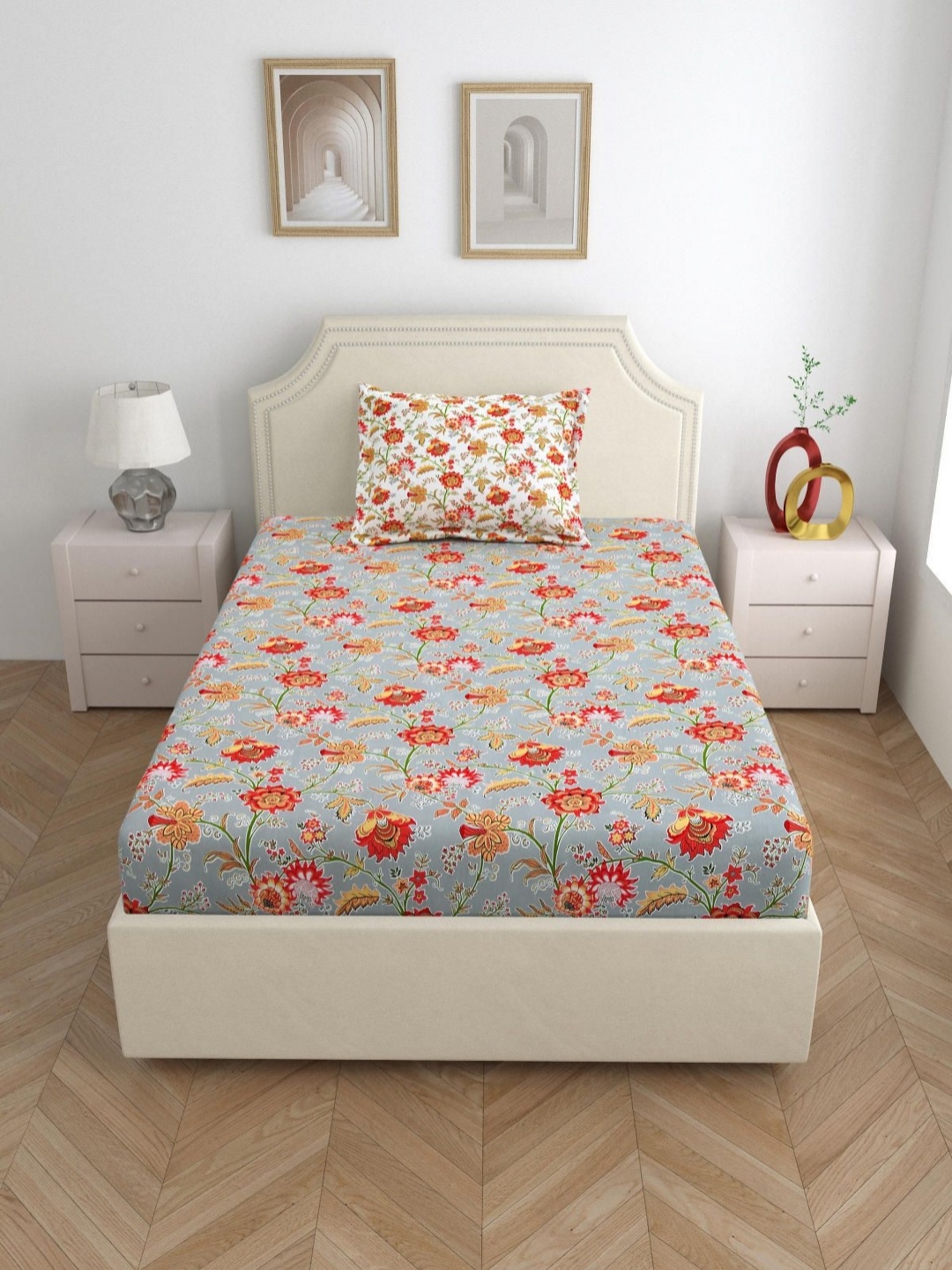 Aura Grey & Red Floral 144 TC Cotton Single Bedsheet with 1 Pillow Covers 2.28 m x 1.50 m
Aura Grey & Red Floral 144 TC Cotton Single Bedsheet with 1 Pillow Covers 2.28 m x 1.50 m