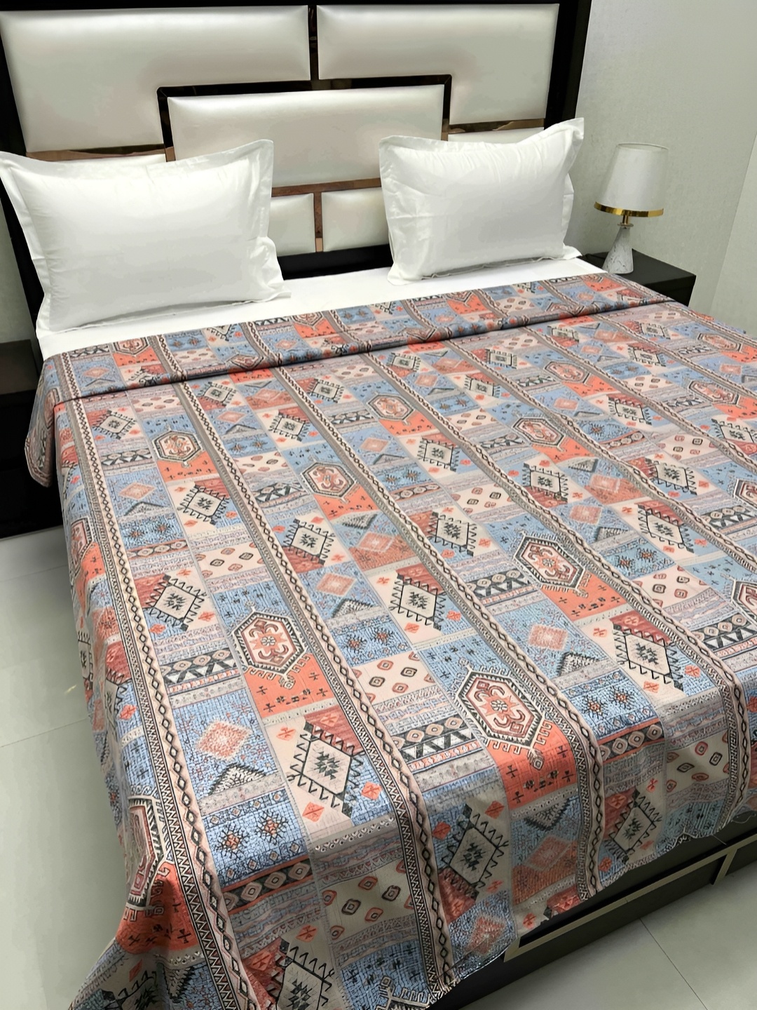 Pure Decor Beige & Black Ethnic Motifs Printed Cotton 300 TC King Duvet Cover With Zipper
Pure Decor Beige & Black Ethnic Motifs Printed Cotton 300 TC King Duvet Cover With Zipper