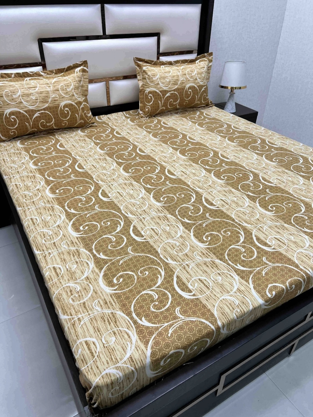 Pure Decor Brown & White Ethnic Motifs 380 TC Cotton King Bedsheet Set 2.74 m x 2.74 m
Pure Decor Brown & White Ethnic Motifs 380 TC Cotton King Bedsheet Set 2.74 m x 2.74 m