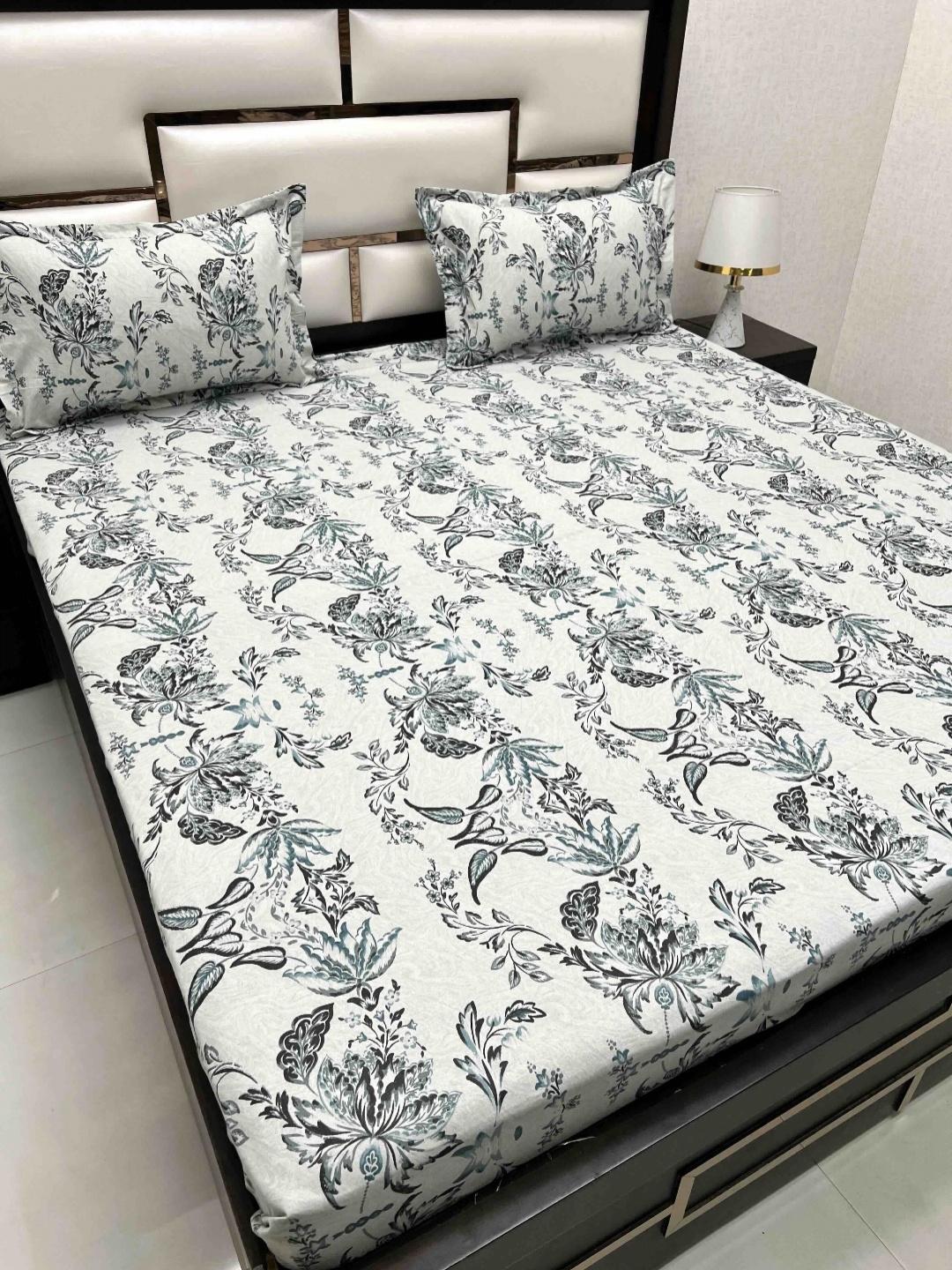 Pure Decor Green & Blue Floral Printed 350 TC Cotton King Bedsheet Set 2.74 m x 2.74 m
Pure Decor Green & Blue Floral Printed 350 TC Cotton King Bedsheet Set 2.74 m x 2.74 m