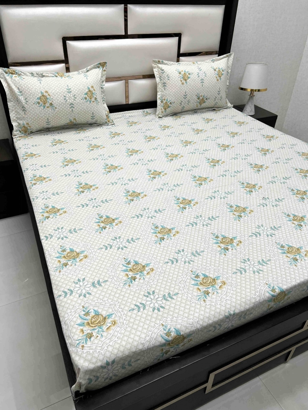 Pure Decor Grey & Green Floral Printed 350 TC Cotton King Bedsheet Set 2.74 m x 2.74 m
Pure Decor Grey & Green Floral Printed 350 TC Cotton King Bedsheet Set 2.74 m x 2.74 m