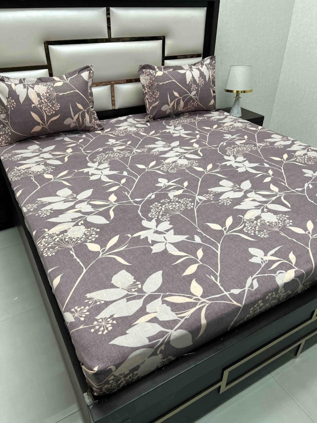 Pure Decor Purple & White Floral Printed 300 TC Cotton King Bedsheet Set 2.74 m x 2.74 m
Pure Decor Purple & White Floral Printed 300 TC Cotton King Bedsheet Set 2.74 m x 2.74 m
