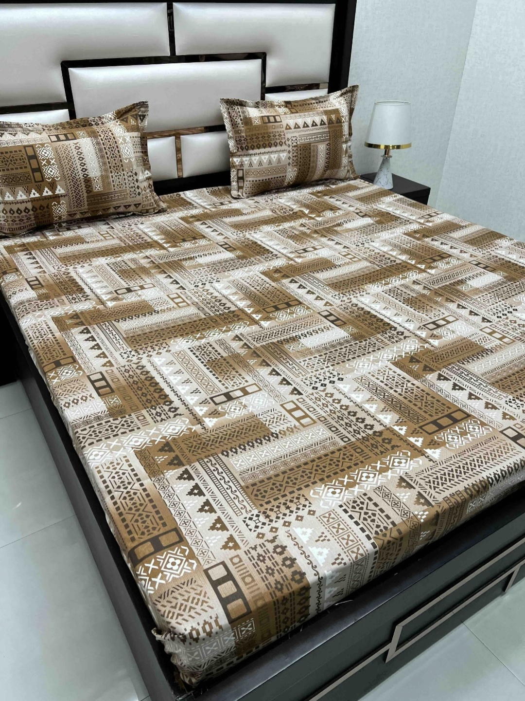 Pure Decor White & Brown Ethnic Motifs 300 TC Cotton King Bedsheet Set 2.74 m x 2.74 m
Pure Decor White & Brown Ethnic Motifs 300 TC Cotton King Bedsheet Set 2.74 m x 2.74 m