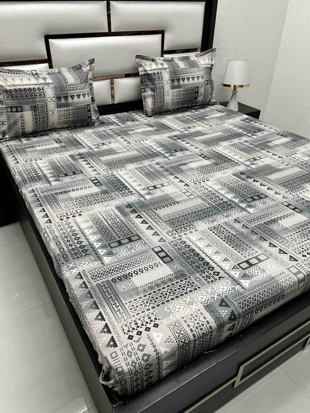 Pure Decor Blue & Black Ethnic Motifs 260 TC Cotton King Bedsheet Set 2.74 m x 2.74 m
Pure Decor Blue & Black Ethnic Motifs 260 TC Cotton King Bedsheet Set 2.74 m x 2.74 m