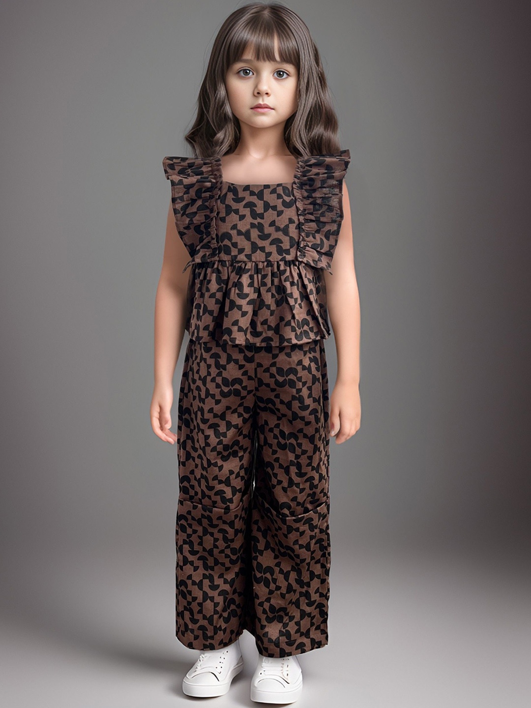 Safehugs Girls Printed Square Neck Short Sleeves Pure Cotton Top With Trouser, Brown
Safehugs Girls Printed Square Neck Short Sleeves Pure Cotton Top With Trouser, Brown
