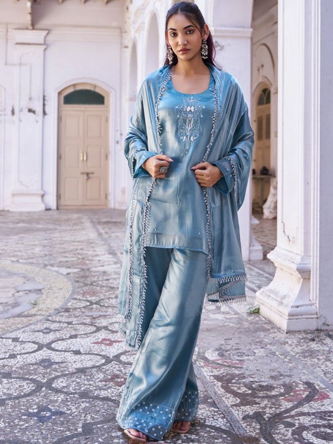 HOUSE OF MIRA Round Neck Floral Embroidered Beads and Stones Silk Chiffon Kurta Set, Blue
HOUSE OF MIRA Round Neck Floral Embroidered Beads and Stones Silk Chiffon Kurta Set, Blue