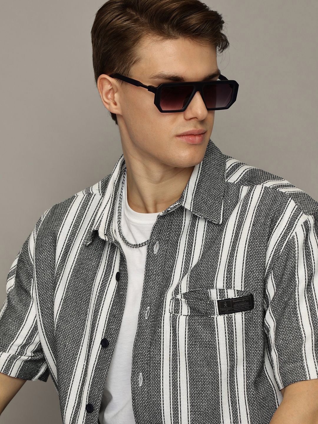 The Roadster Lifestyle Co. Men Relaxed Fit Vertical Striped Cotton Casual Shirt, Grey
The Roadster Lifestyle Co. Men Relaxed Fit Vertical Striped Cotton Casual Shirt, Grey