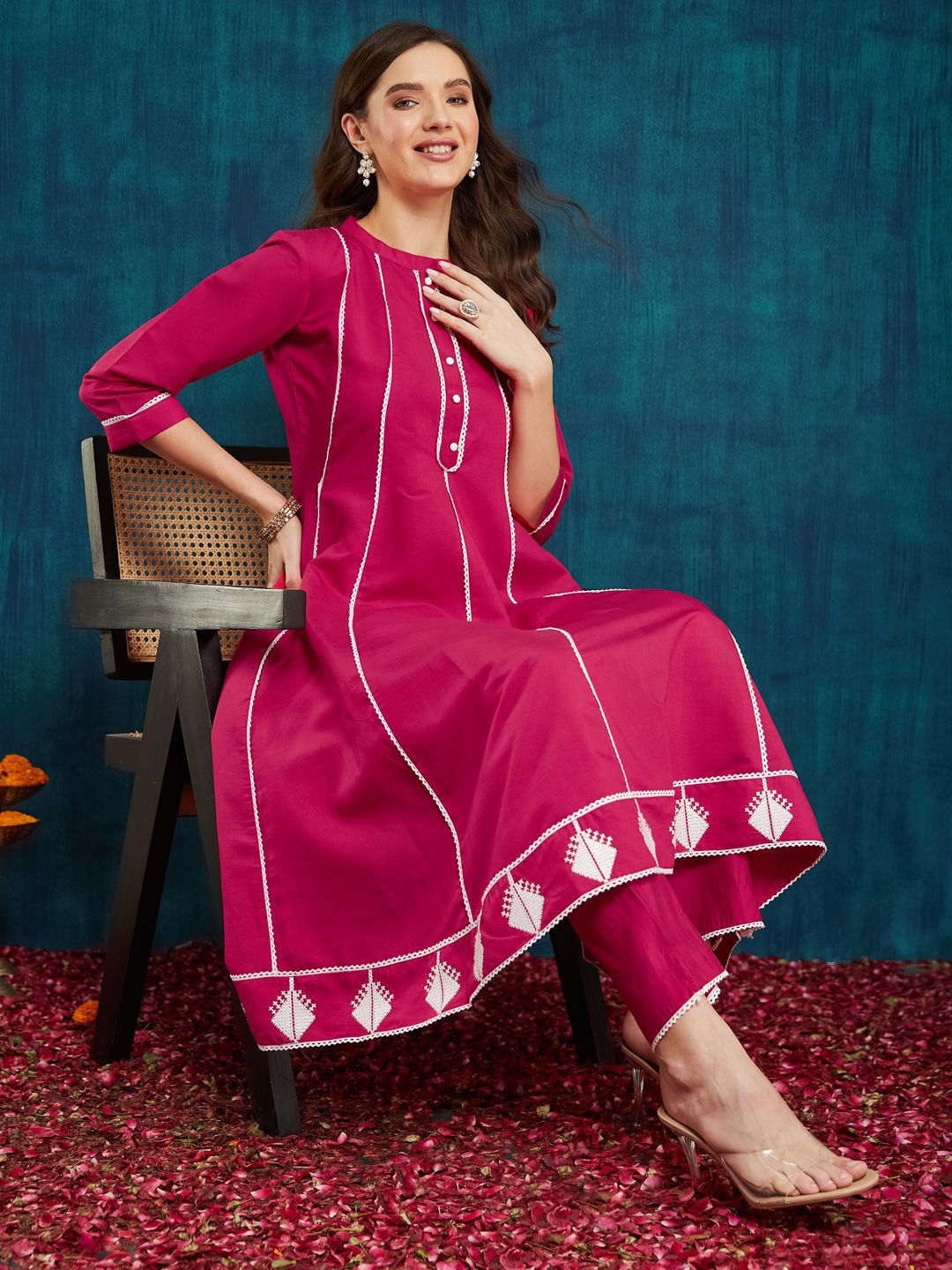 KAVINDI Mandarin Collar Three-Quarter Sleeves Panelled Pure Silk Kurta With Trouser, Pink
KAVINDI Mandarin Collar Three-Quarter Sleeves Panelled Pure Silk Kurta With Trouser, Pink