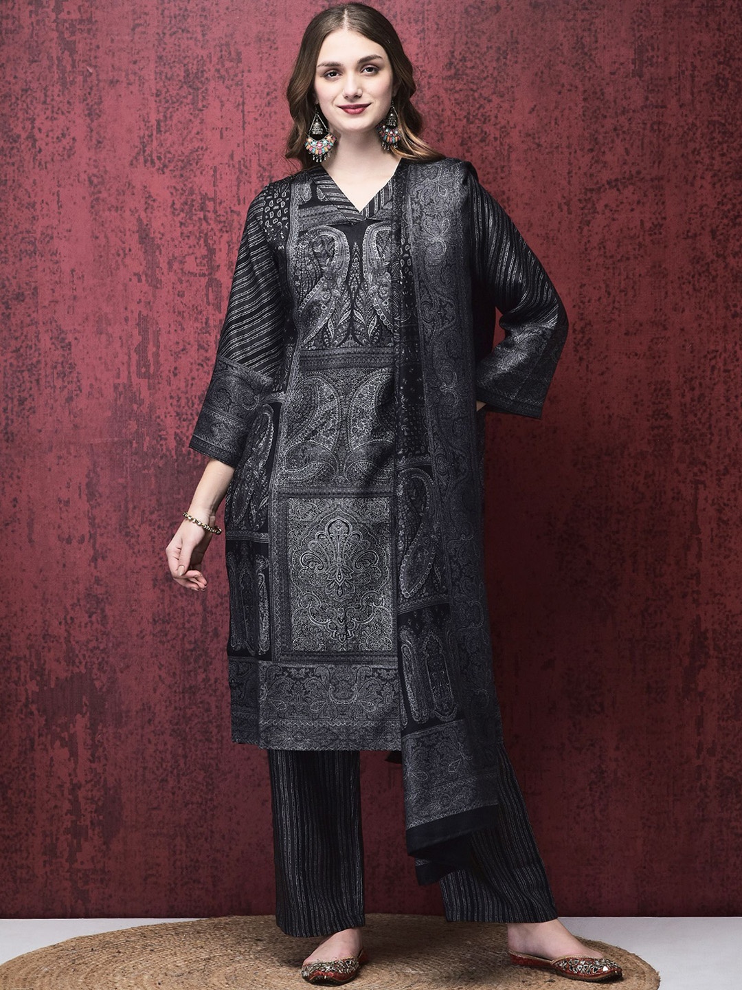 Shree Paisley Printed V-Neck Regular Straight Kurta With Trouser With Dupatta, Charcoal
Shree Paisley Printed V-Neck Regular Straight Kurta With Trouser With Dupatta, Charcoal