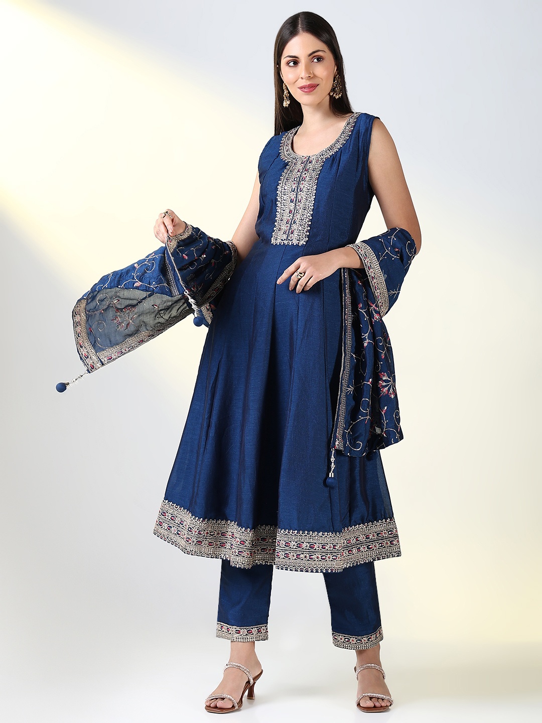 SHOWOFF Floral Embroidered Panelled Thread Work Anarkali Kurta With Trousers & Dupatta, Teal
SHOWOFF Floral Embroidered Panelled Thread Work Anarkali Kurta With Trousers & Dupatta, Teal