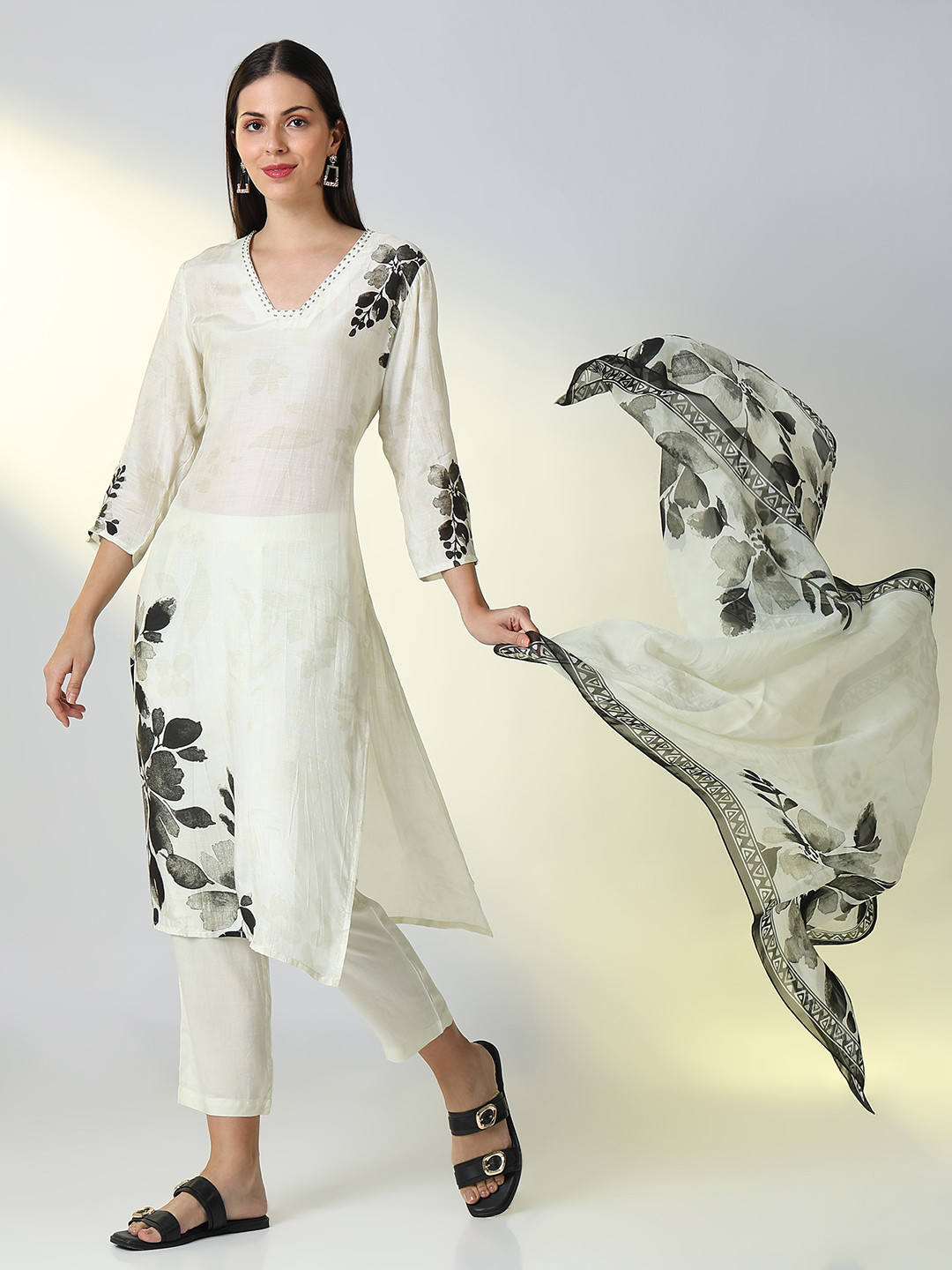 SHOWOFF Floral Printed Beads And Stones Straight Kurta With Trousers & Dupatta, Off white
SHOWOFF Floral Printed Beads And Stones Straight Kurta With Trousers & Dupatta, Off white