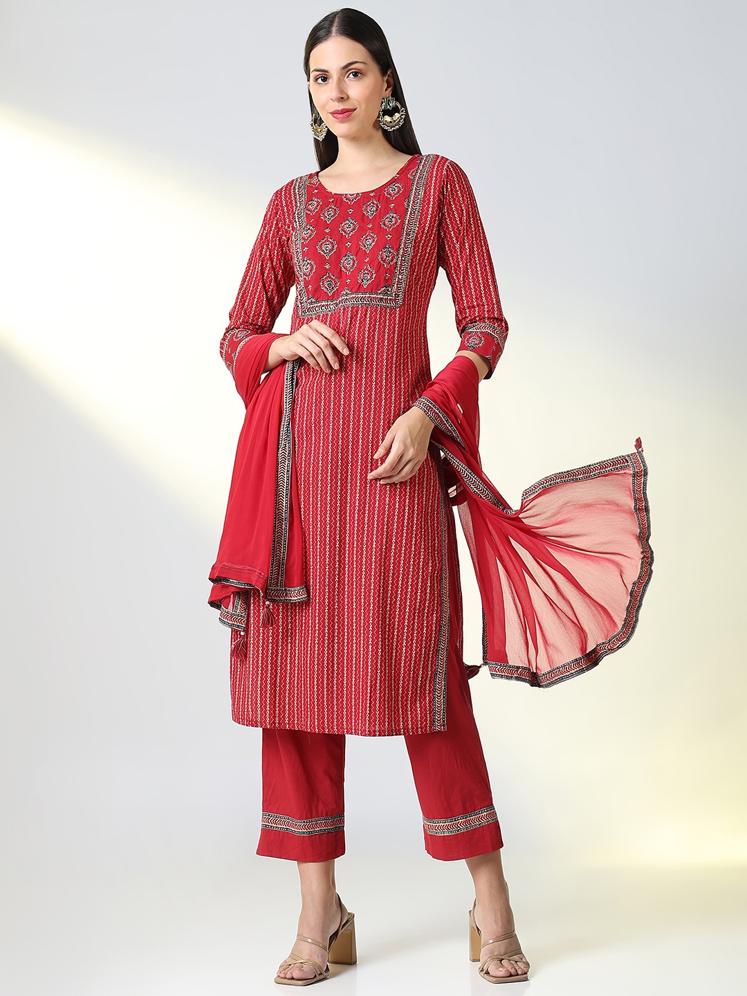 SHOWOFF Women Printed Regular Mirror Work Kurta with Trousers & With Dupatta, Maroon
SHOWOFF Women Printed Regular Mirror Work Kurta with Trousers & With Dupatta, Maroon