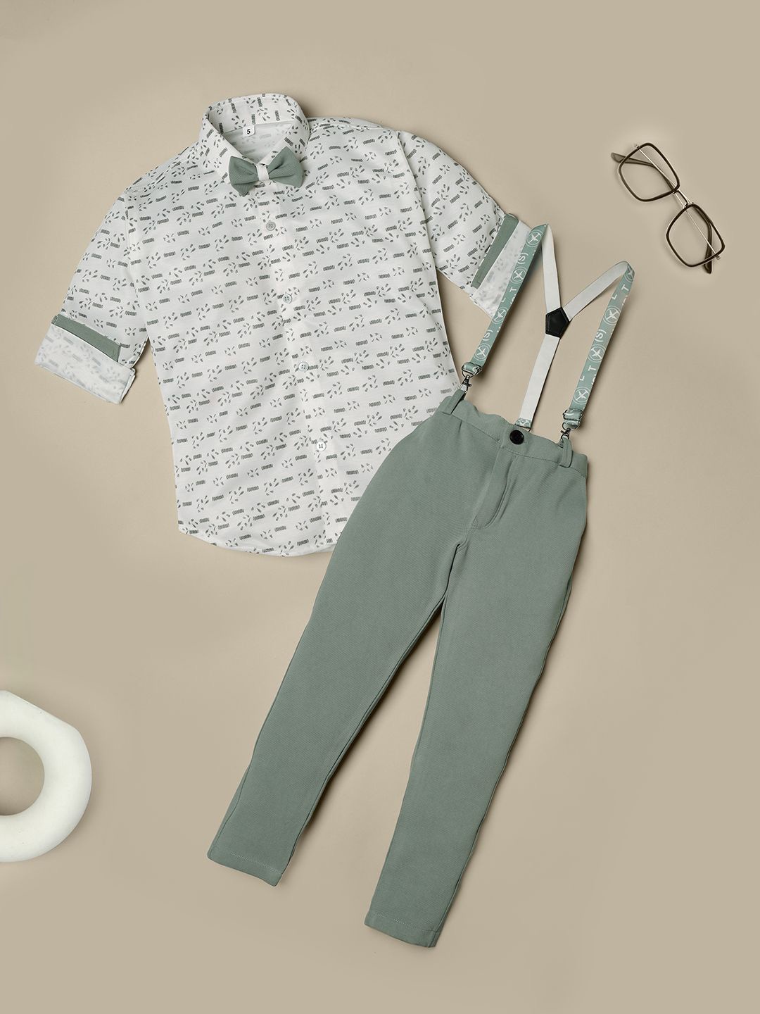 Ridokidz Boys Printed Shirt Collar Long Sleeves Shirt With Trouser With Suspender, White
Ridokidz Boys Printed Shirt Collar Long Sleeves Shirt With Trouser With Suspender, White