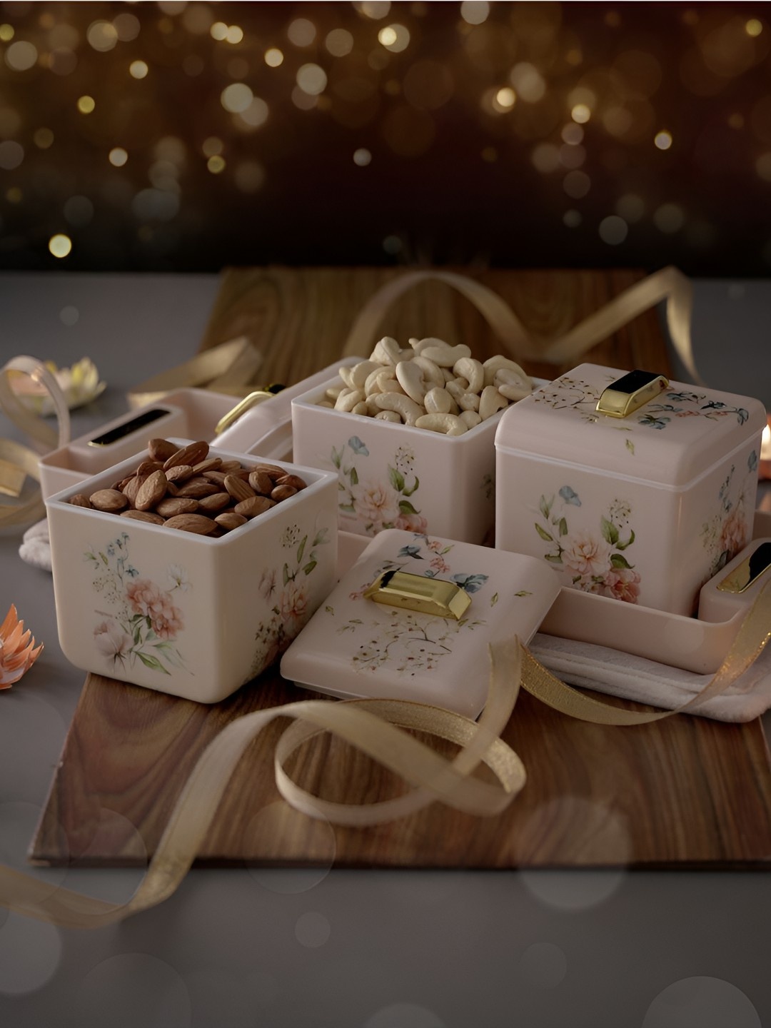 Nayasa Miracle Set of 3 Beige Air-Tight BPA-Free Food-Grade Containers with Tray - 600 ML
Nayasa Miracle Set of 3 Beige Air-Tight BPA-Free Food-Grade Containers with Tray - 600 ML
