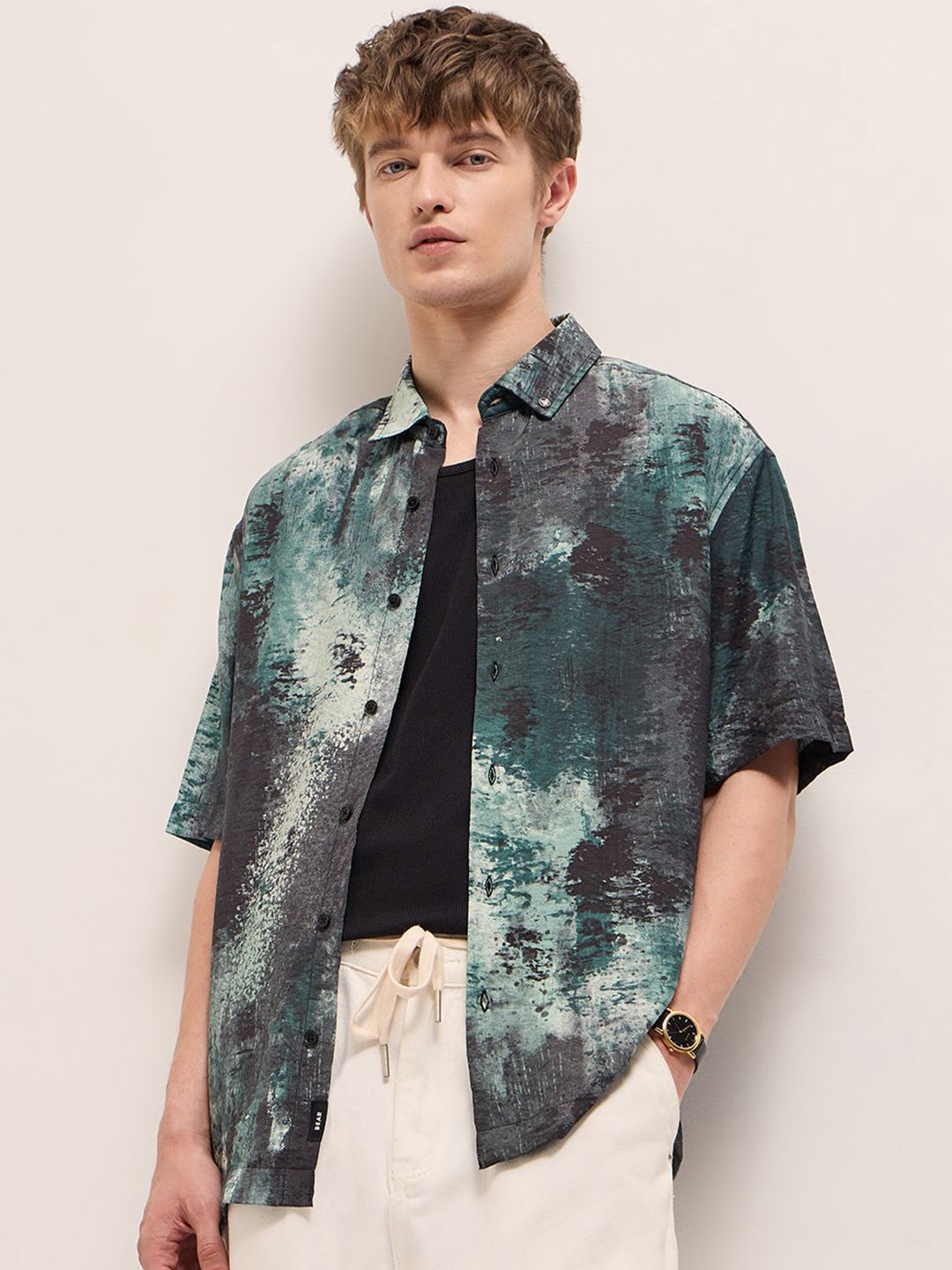 THE BEAR HOUSE Men Spread Collar Abstract Printed Relaxed Fit Casual Shirt, Green
THE BEAR HOUSE Men Spread Collar Abstract Printed Relaxed Fit Casual Shirt, Green