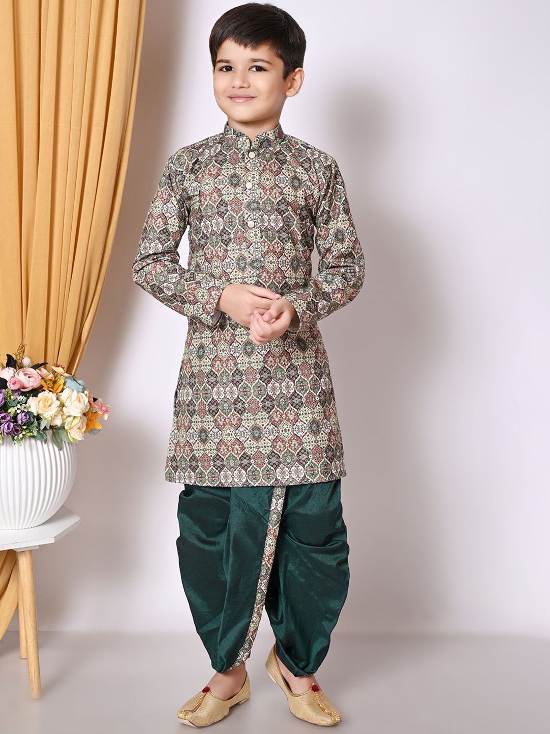 BAESD Boys Ethnic Motifs Straight Mandarin Collar Kurta With Dhoti Pants, Green
BAESD Boys Ethnic Motifs Straight Mandarin Collar Kurta With Dhoti Pants, Green