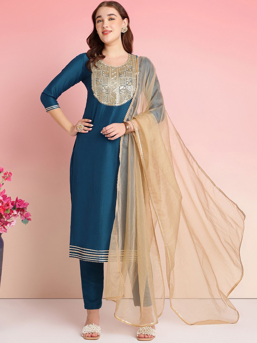 KALINI Floral Embroidered Regular Sequinned Straight Kurta with Trousers & Dupatta, Blue
KALINI Floral Embroidered Regular Sequinned Straight Kurta with Trousers & Dupatta, Blue