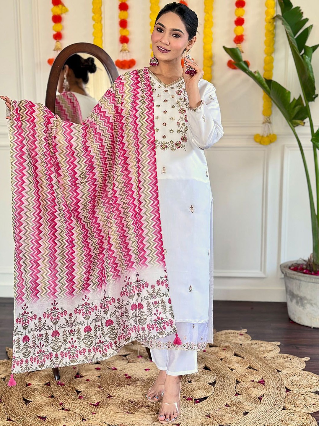 BLACK SCISSOR Floral Embroidered Chanderi Silk Straight Kurta with Trousers & Dupatta, Off white
BLACK SCISSOR Floral Embroidered Chanderi Silk Straight Kurta with Trousers & Dupatta, Off white