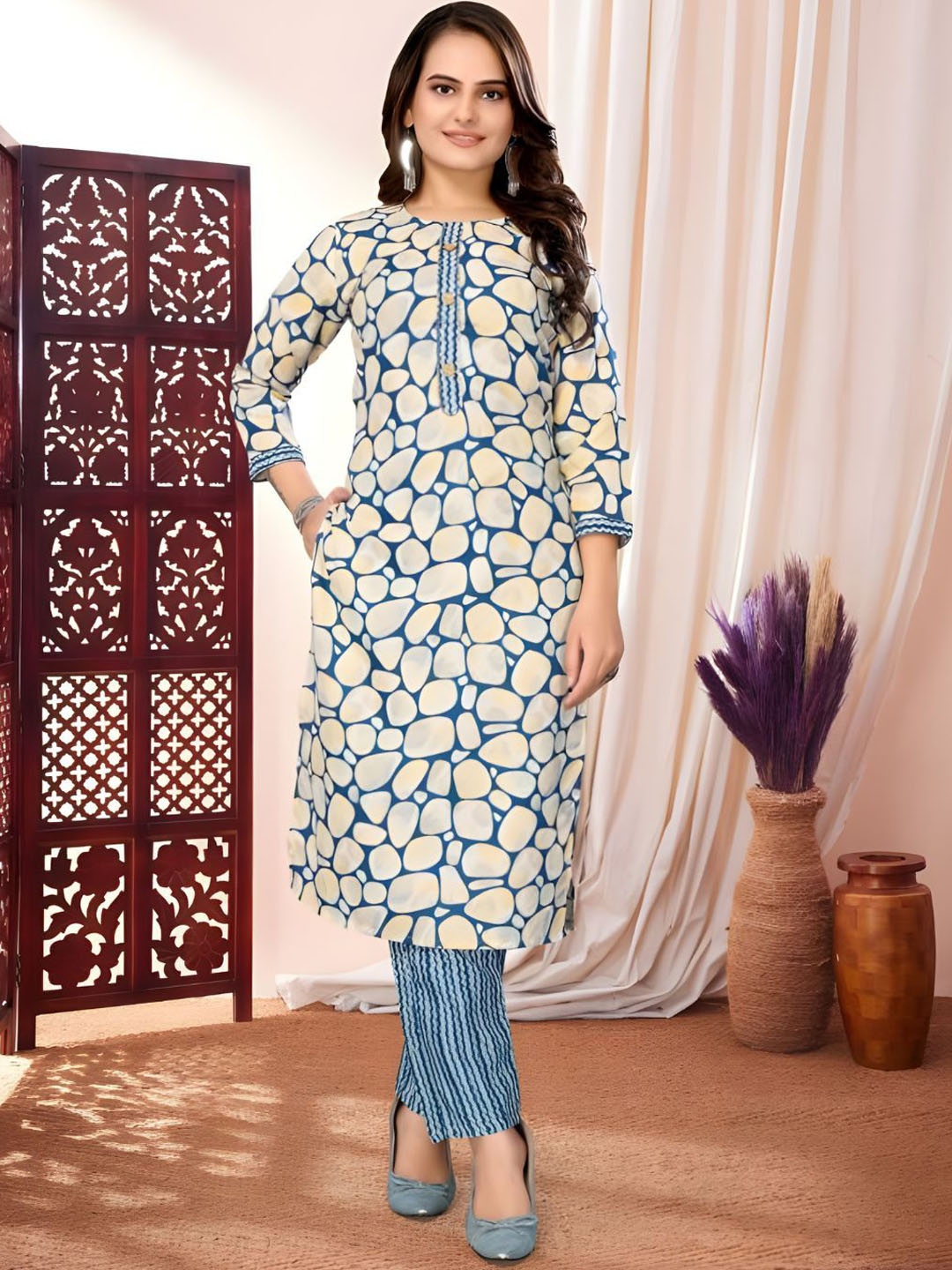 NIJANAND TEXTILE Abstract Printed Round Neck Regular Straight Kurta With Trouser, Blue
NIJANAND TEXTILE Abstract Printed Round Neck Regular Straight Kurta With Trouser, Blue