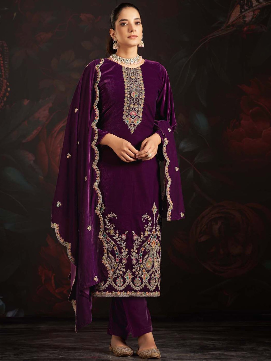 Clora Creation Women Ethnic Motifs Embroidered Regular Thread Work Velvet Kurta with Trousers & With Dupatta, Purple
Clora Creation Women Ethnic Motifs Embroidered Regular Thread Work Velvet Kurta with Trousers & With Dupatta, Purple