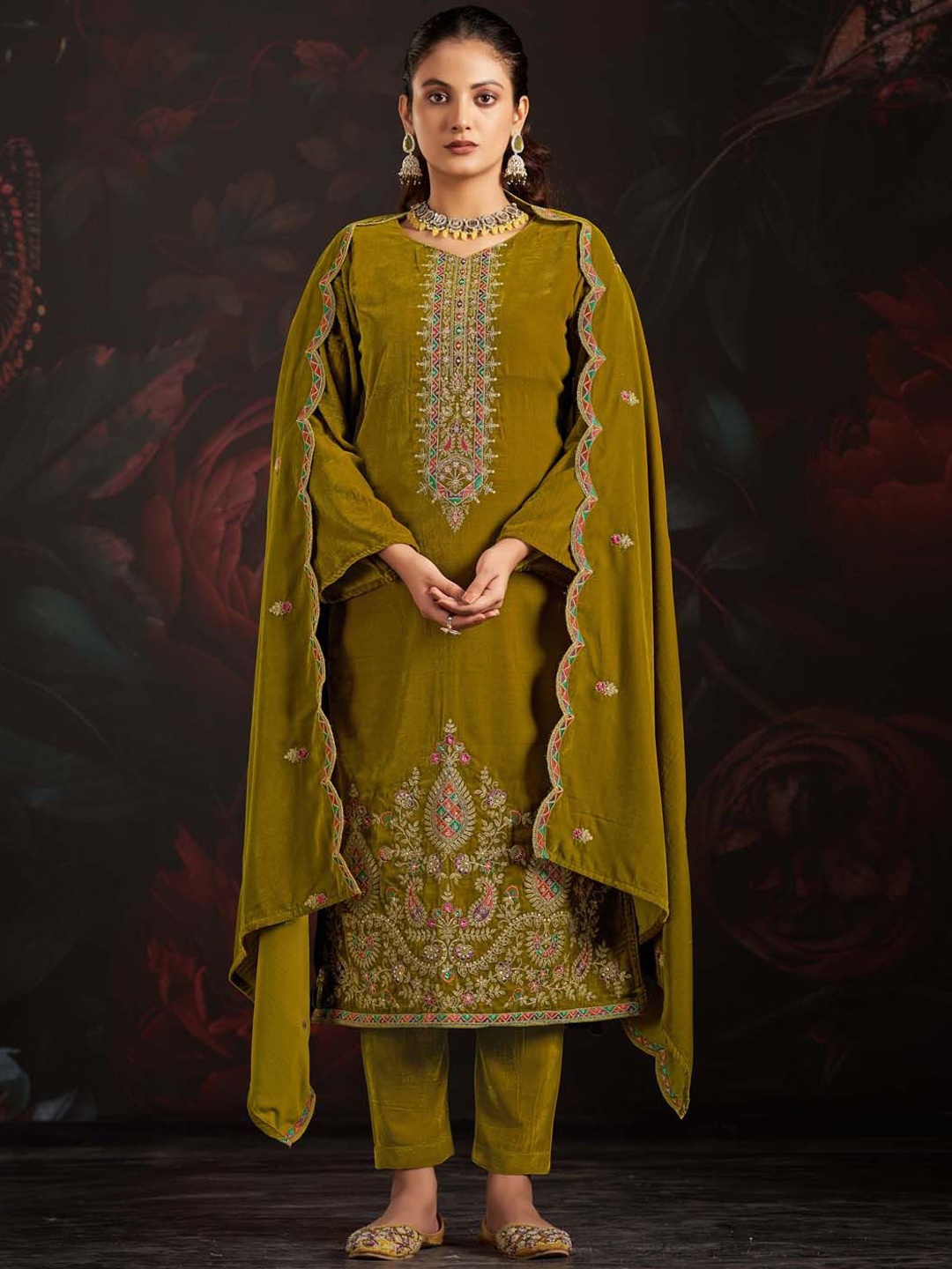 Clora Creation Women Ethnic Motifs Embroidered Regular Velvet Kurta with Trousers & With Dupatta, Green
Clora Creation Women Ethnic Motifs Embroidered Regular Velvet Kurta with Trousers & With Dupatta, Green