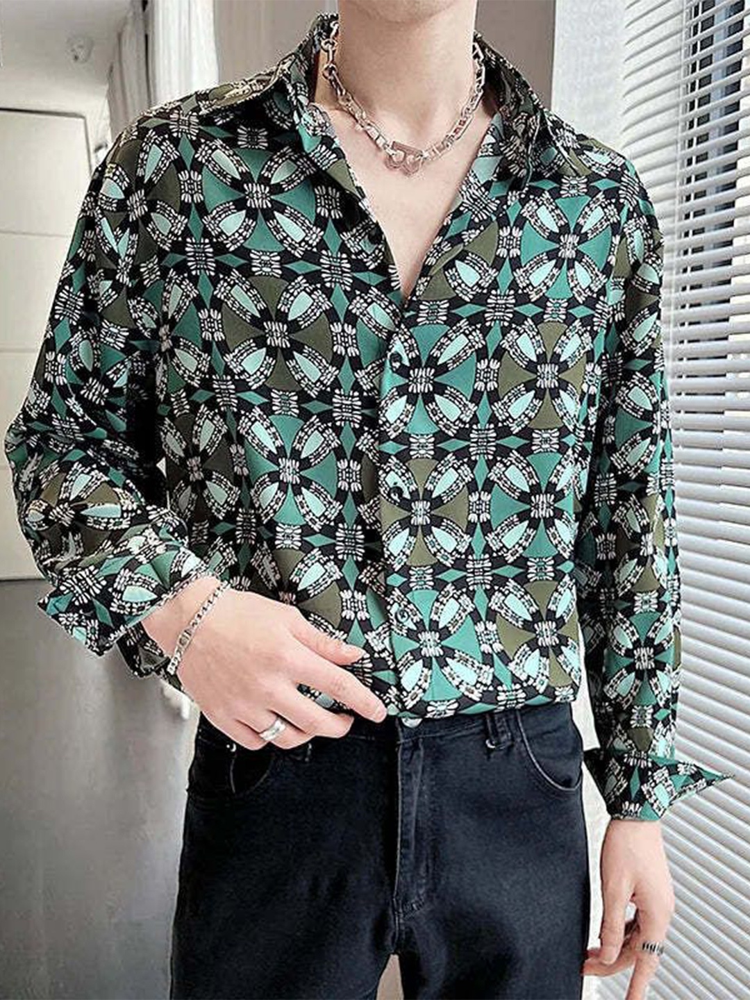 COLORWINGS Men Comfort Spread Collar Abstract Printed Slim Fit Casual Shirt, Turquoise blue
COLORWINGS Men Comfort Spread Collar Abstract Printed Slim Fit Casual Shirt, Turquoise blue