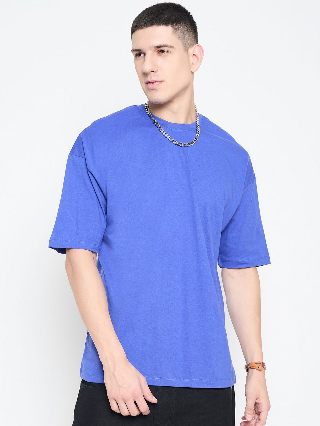 Mast & Harbour Men Graphic Printed Round Neck Pure Cotton Relaxed Fit T-shirt, Turquoise blue
Mast & Harbour Men Graphic Printed Round Neck Pure Cotton Relaxed Fit T-shirt, Turquoise blue