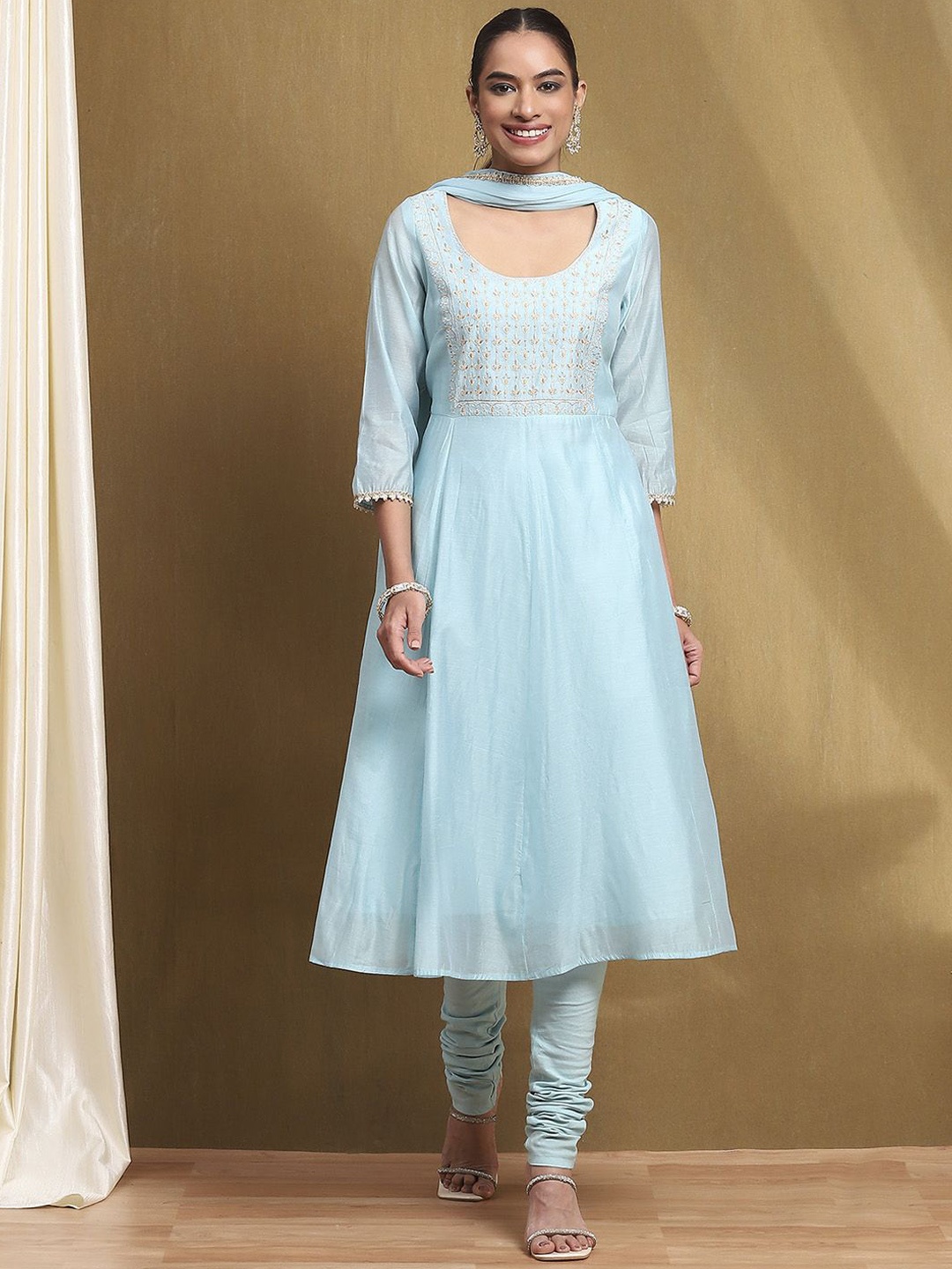 Biba Floral Embroidered Round Neck Regular Anrakali Kurta With Churidar With Dupatta, Blue
Biba Floral Embroidered Round Neck Regular Anrakali Kurta With Churidar With Dupatta, Blue