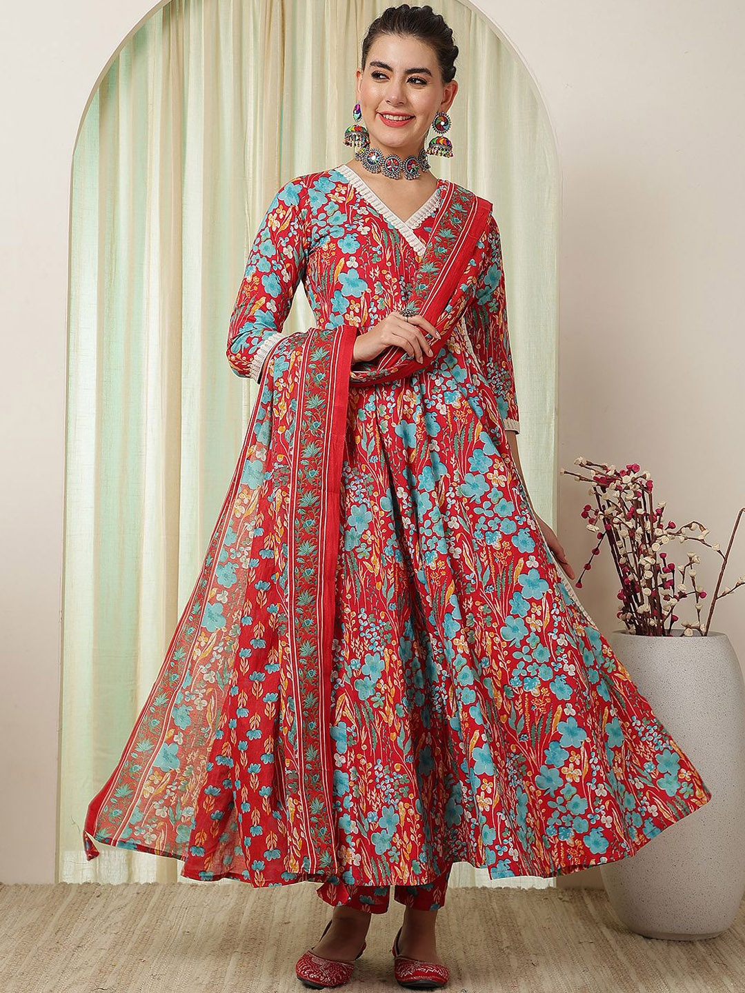 GULMOHAR JAIPUR Floral Printed Pure Cotton Kurta With Trousers & Dupatta, Red
GULMOHAR JAIPUR Floral Printed Pure Cotton Kurta With Trousers & Dupatta, Red