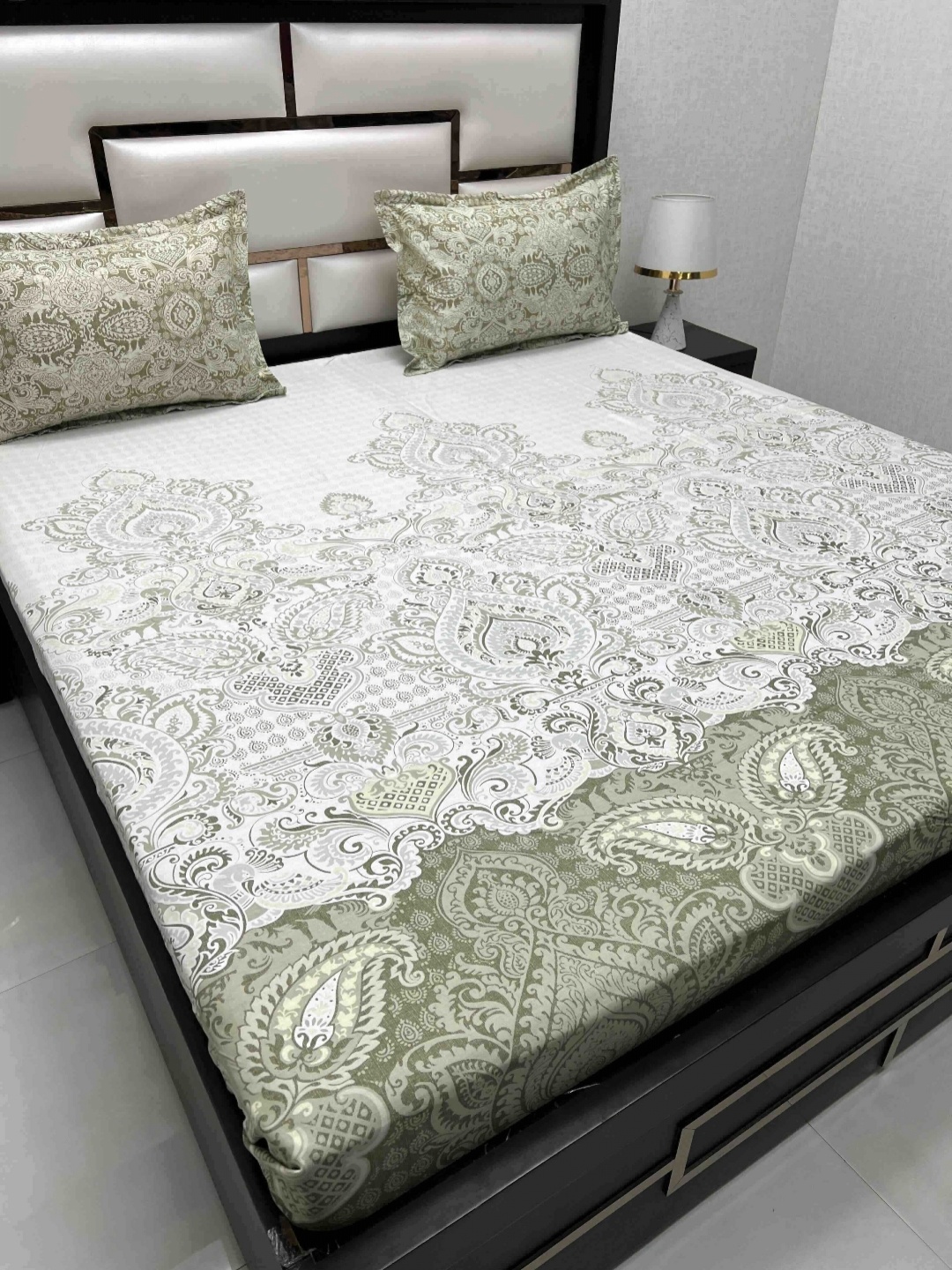 Pure Decor Cotton King Size Double Bed Bedsheet With 2 Pillow Covers 2.74m X 2.74m, Green
Pure Decor Cotton King Size Double Bed Bedsheet With 2 Pillow Covers 2.74m X 2.74m, Green