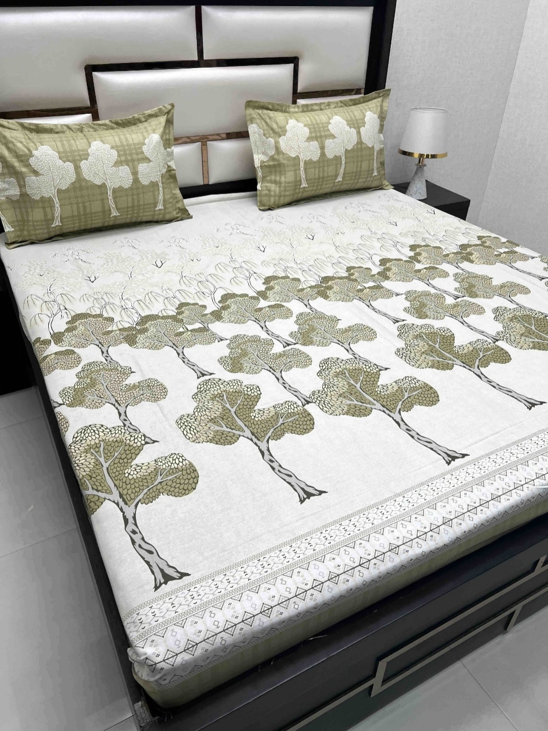 Pure Decor Cotton King Size Double Bed Bedsheet With 2 Pillow Covers 2.74m X 2.74m, Green
Pure Decor Cotton King Size Double Bed Bedsheet With 2 Pillow Covers 2.74m X 2.74m, Green
