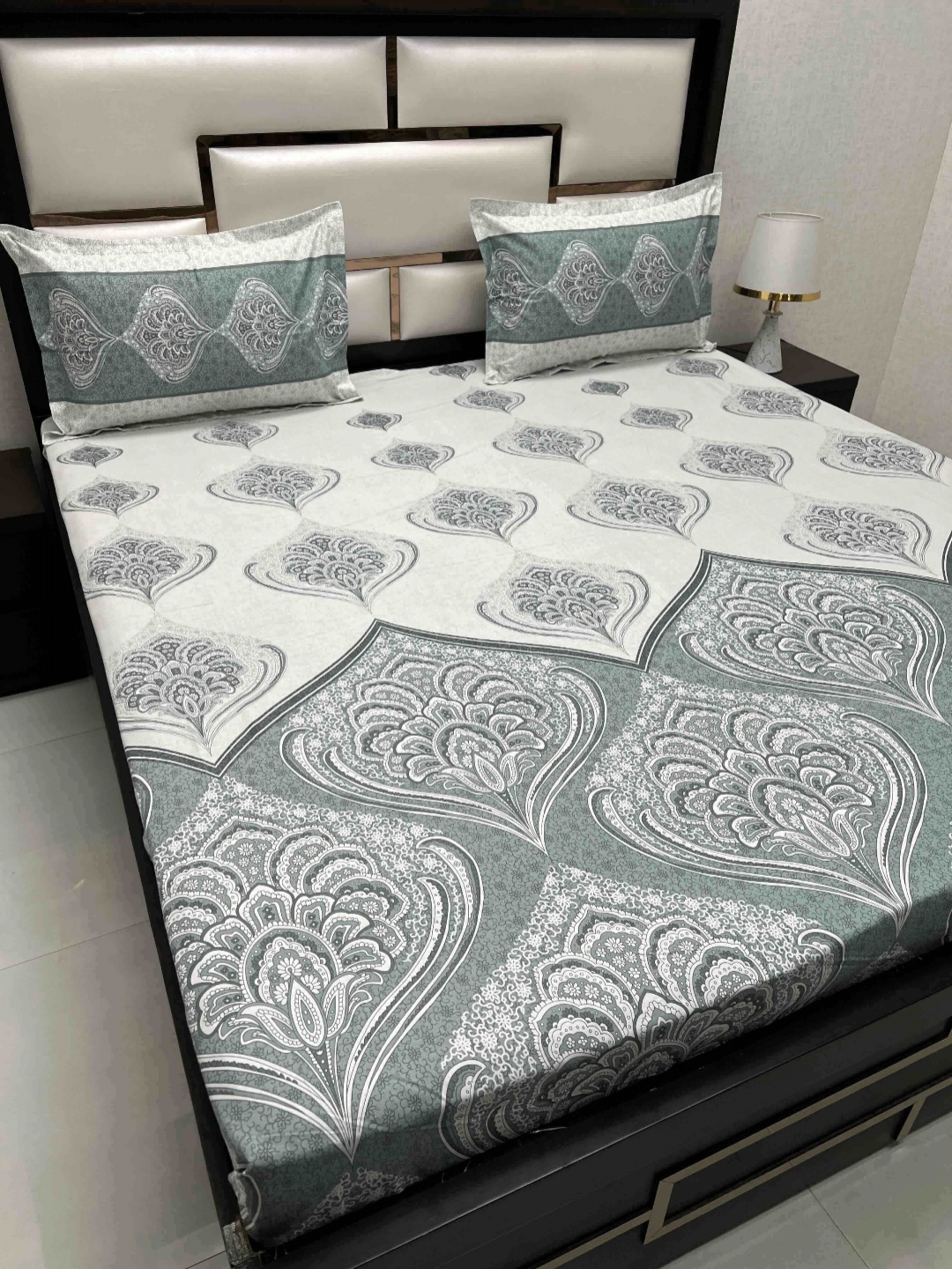 Pure Decor Cotton King Size Double Bed Bedsheet With 2 Pillow Covers 2.74m X 2.74m, Green
Pure Decor Cotton King Size Double Bed Bedsheet With 2 Pillow Covers 2.74m X 2.74m, Green