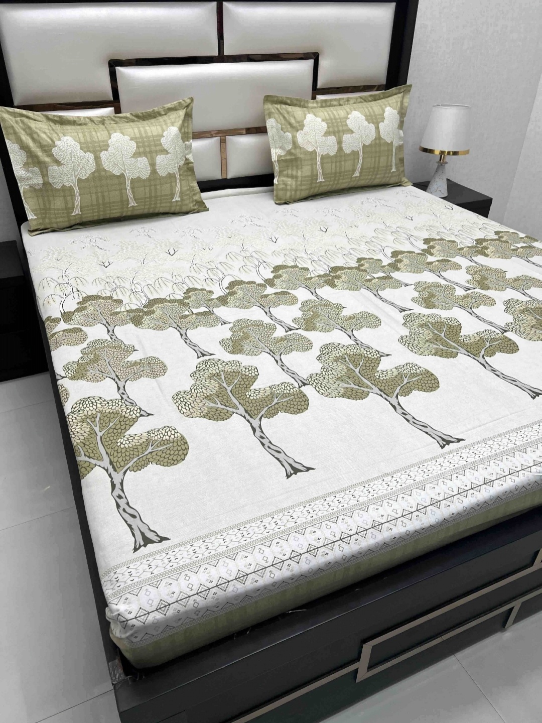 Pure Decor Cotton King Size Double Bed Bedsheet With 2 Pillow Covers 2.74m X 2.74m, Green
Pure Decor Cotton King Size Double Bed Bedsheet With 2 Pillow Covers 2.74m X 2.74m, Green