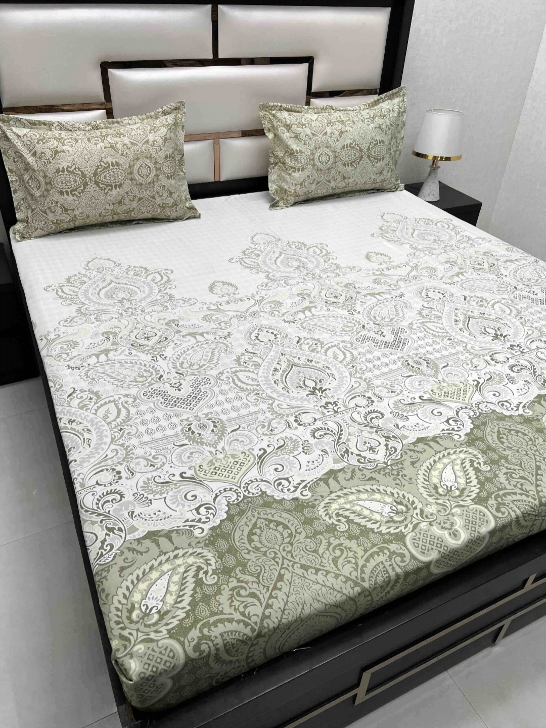 Pure Decor Cotton King Size Double Bed Bedsheet With 2 Pillow Covers 2.74m X 2.74m, Green
Pure Decor Cotton King Size Double Bed Bedsheet With 2 Pillow Covers 2.74m X 2.74m, Green