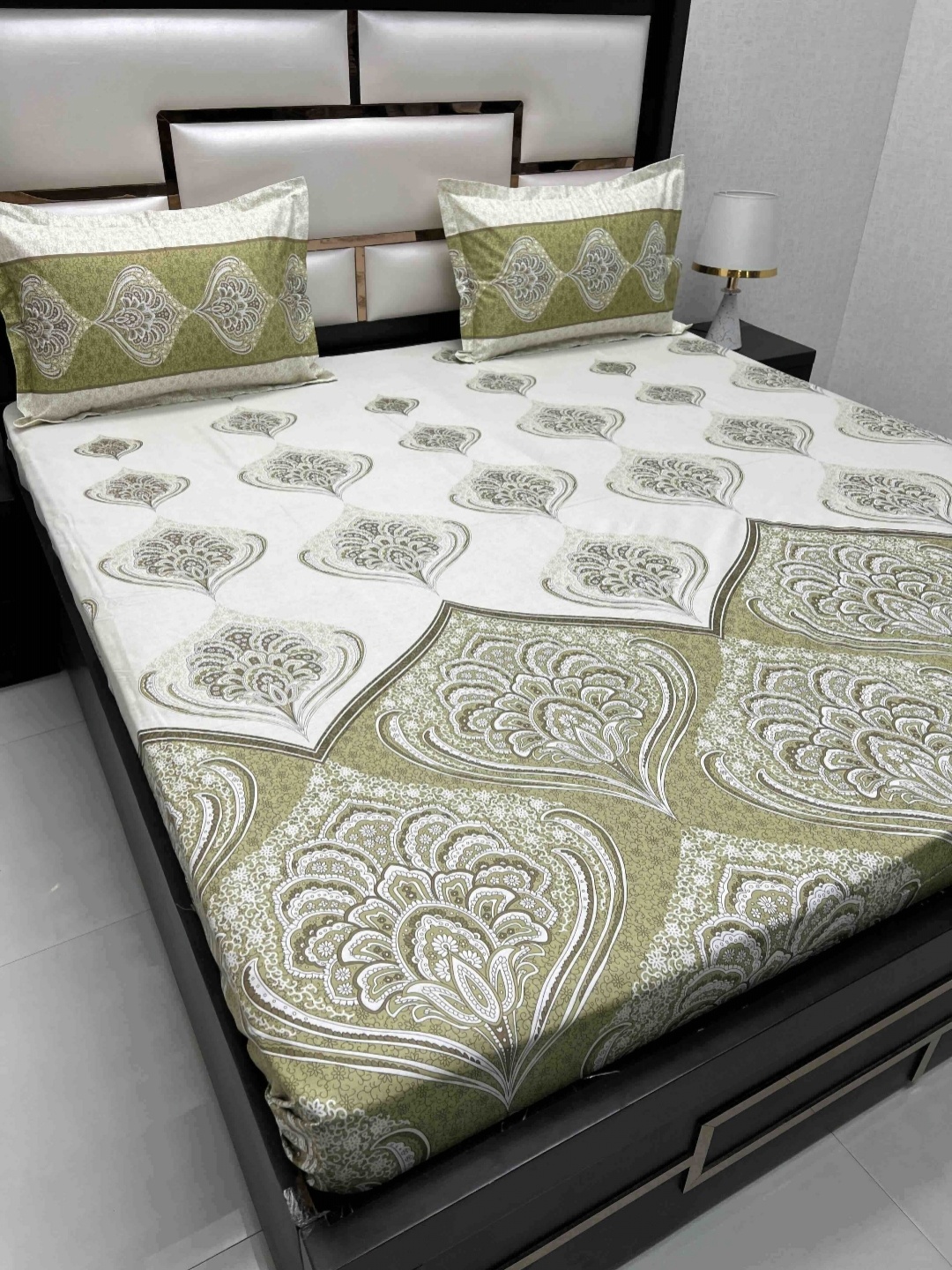 Pure Decor Lifestyle Green Printed Pure Cotton 350 TC King Bedsheet Set 2.74 x 2.74 m
Pure Decor Lifestyle Green Printed Pure Cotton 350 TC King Bedsheet Set 2.74 x 2.74 m
