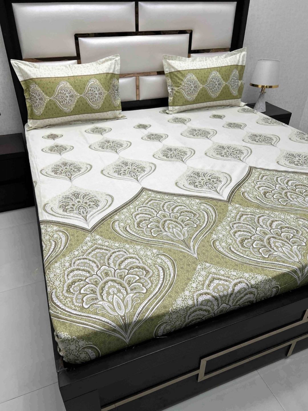 Pure Decor Lifestyle Green Printed Pure Cotton 240 TC King Bedsheet Set 2.74 x 2.74 m
Pure Decor Lifestyle Green Printed Pure Cotton 240 TC King Bedsheet Set 2.74 x 2.74 m