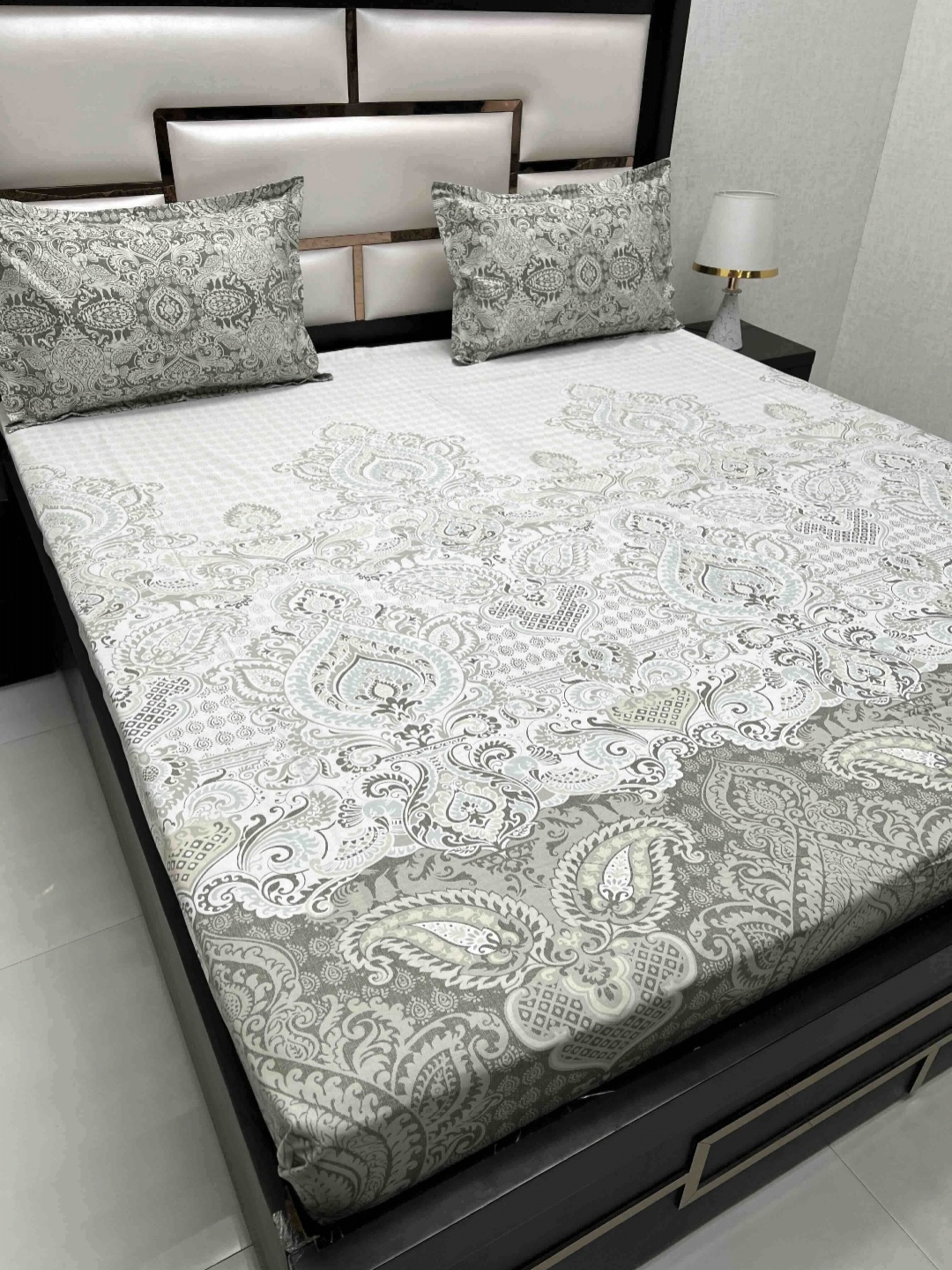 Pure Decor Cotton King Size Double Bed Bedsheet With 2 Pillow Covers 2.74m X 2.74m, Green
Pure Decor Cotton King Size Double Bed Bedsheet With 2 Pillow Covers 2.74m X 2.74m, Green